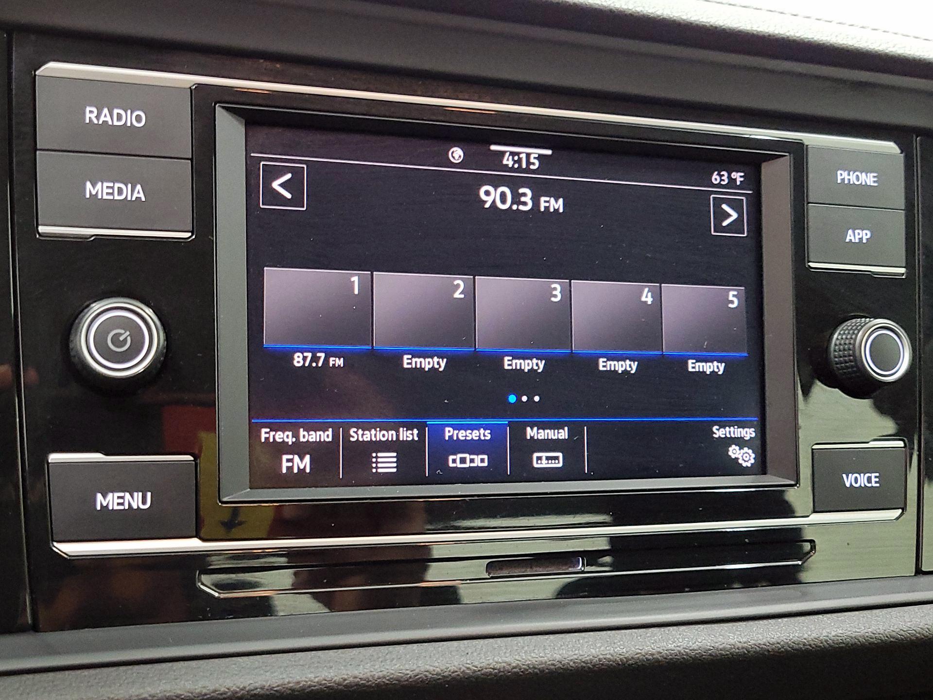 Thumbnail: 2021 Volkswagen Jetta - 15