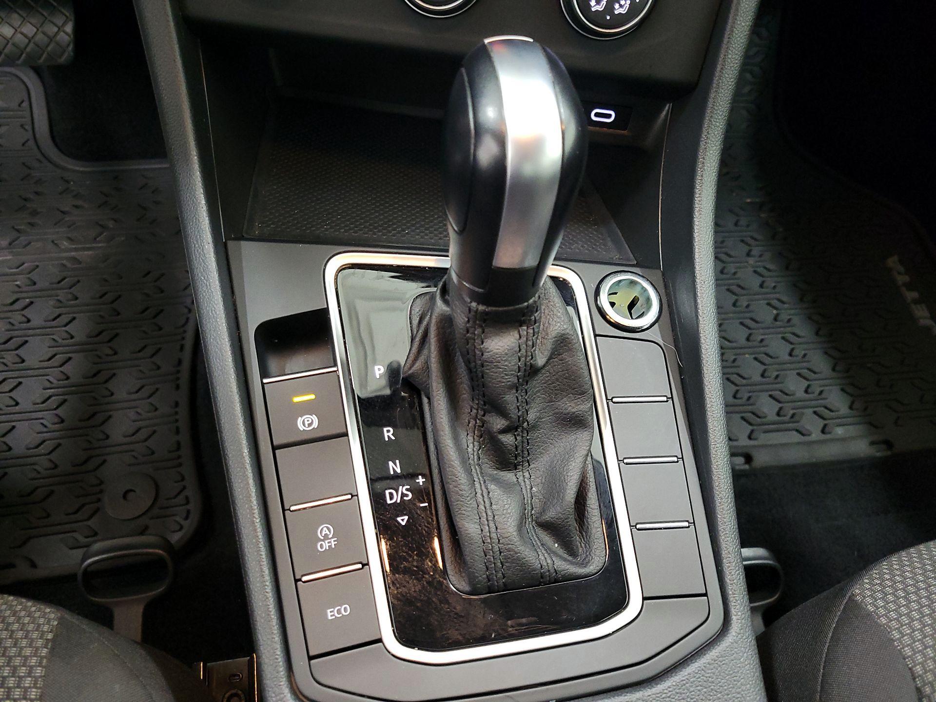 Thumbnail: 2021 Volkswagen Jetta - 17