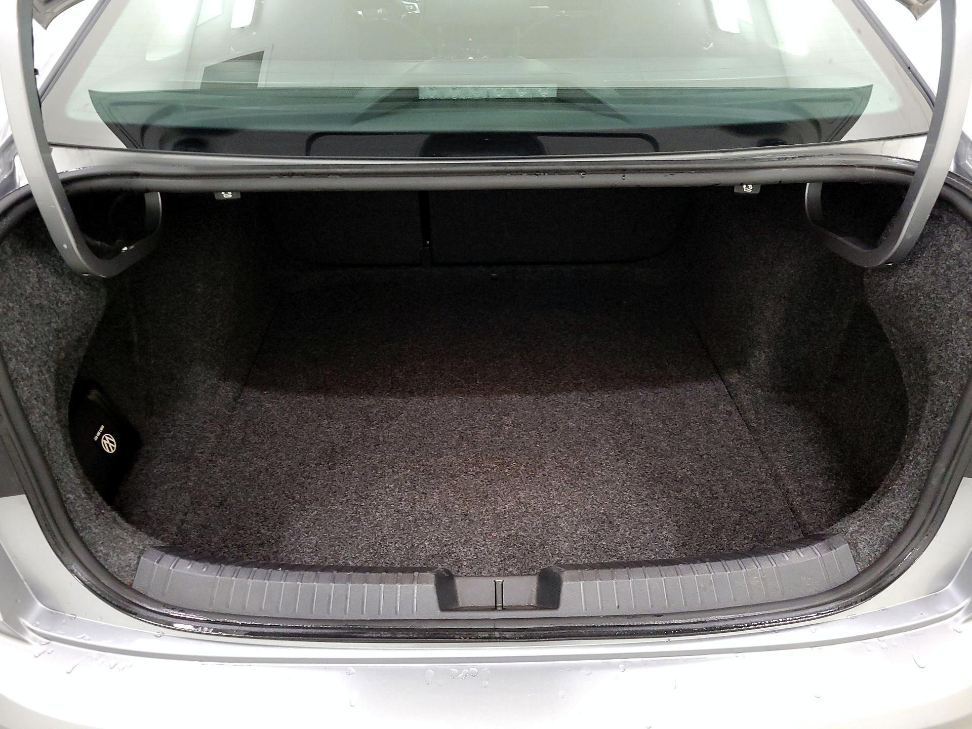 Thumbnail: 2021 Volkswagen Jetta - 20