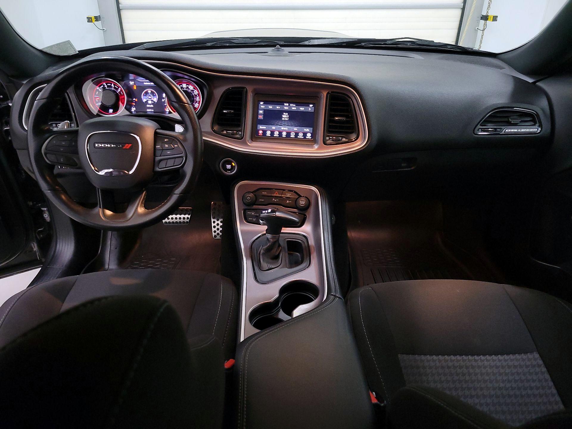 Thumbnail: 2022 Dodge Challenger - 9