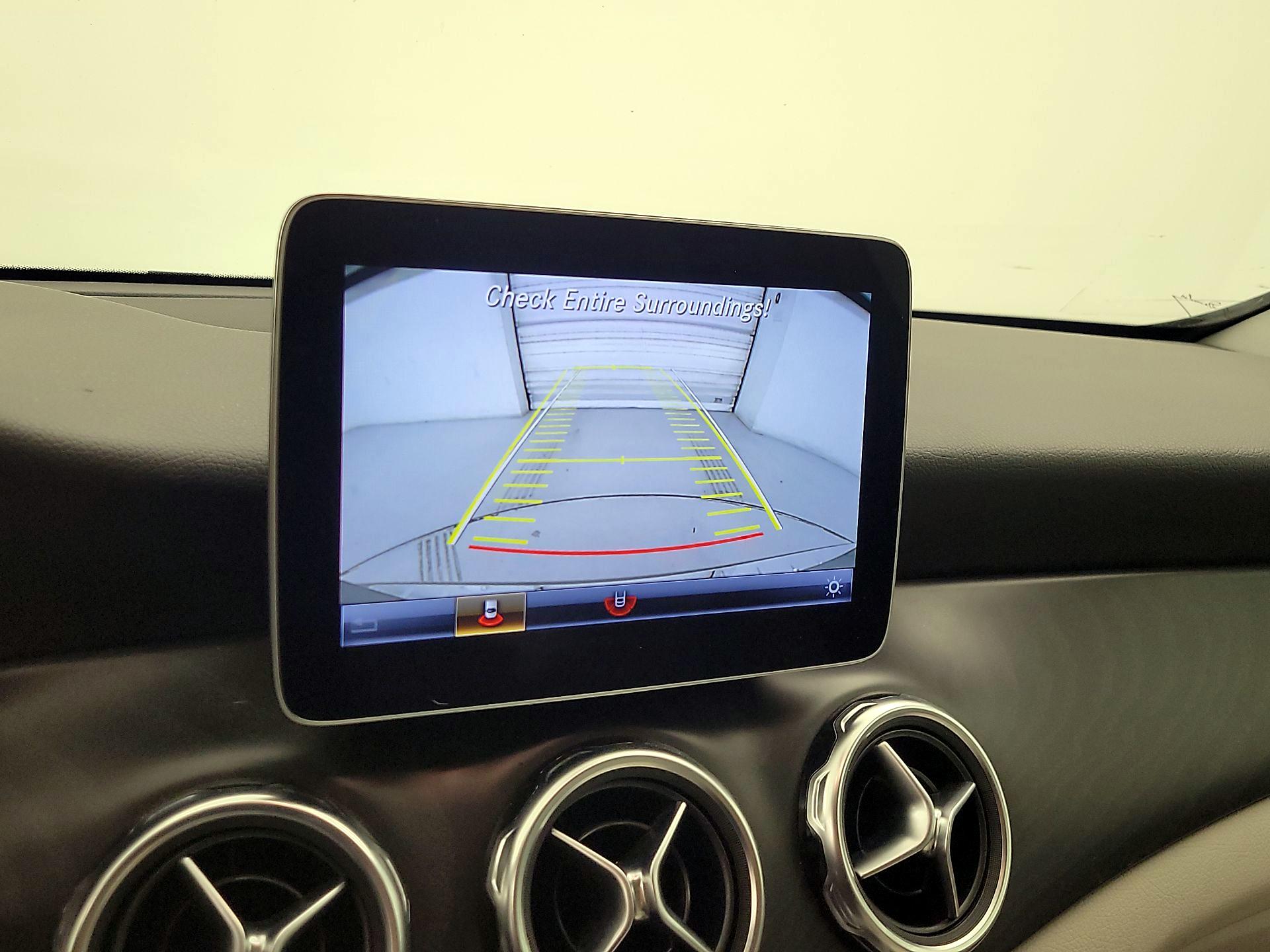 Thumbnail: 2020 Mercedes-Benz GLA - 14