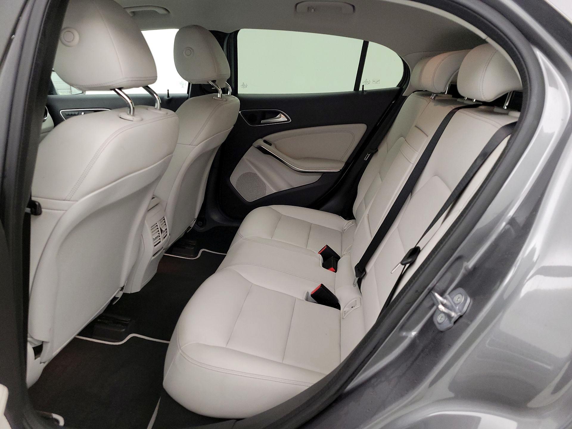 Thumbnail: 2020 Mercedes-Benz GLA - 19