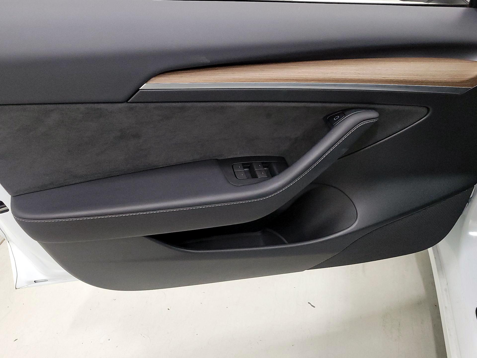 Thumbnail: 2023 Tesla Model 3 - 12