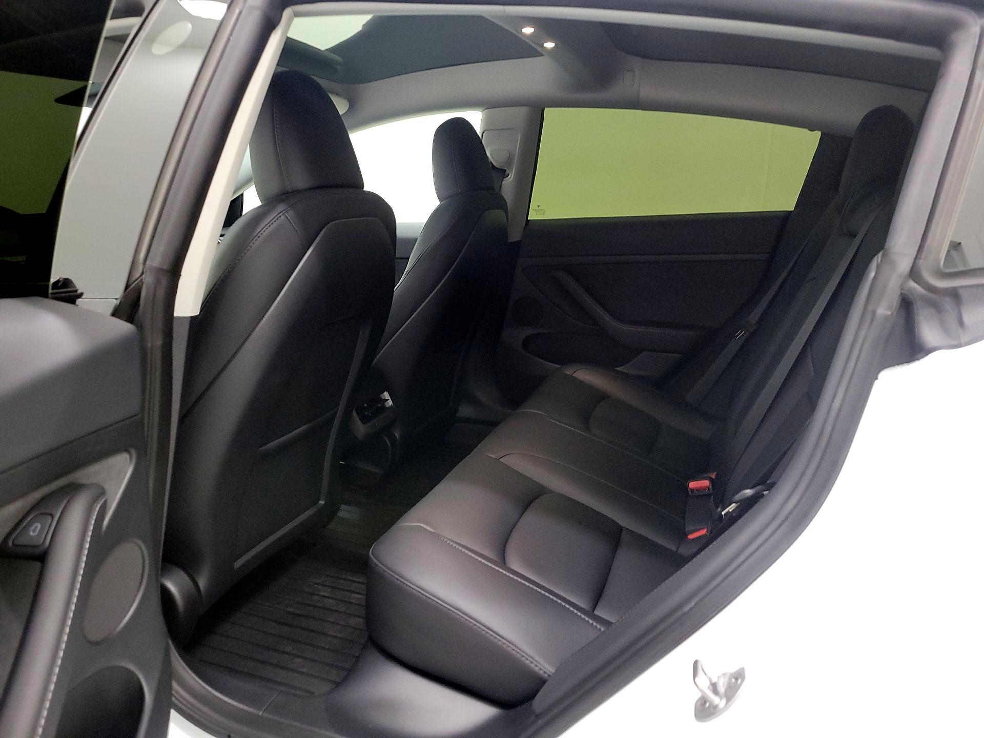 Thumbnail: 2023 Tesla Model 3 - 19