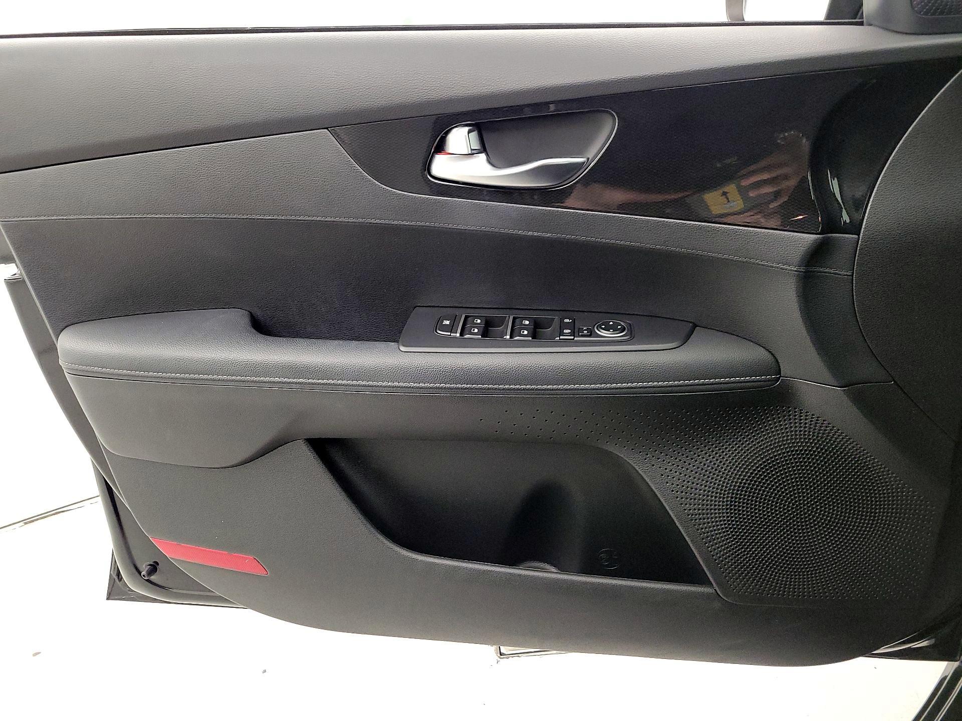 Thumbnail: 2023 Kia Forte - 12