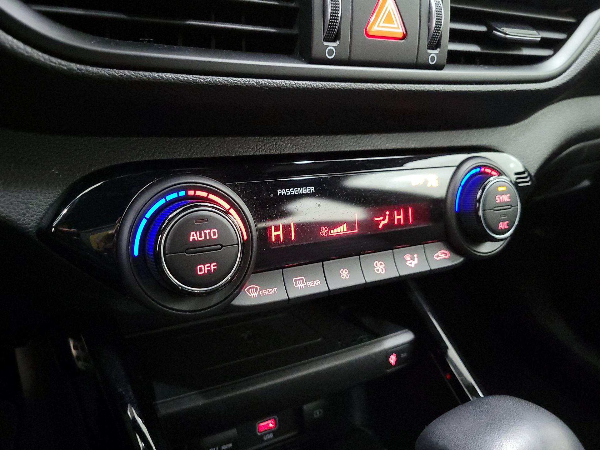 Thumbnail: 2023 Kia Forte - 17