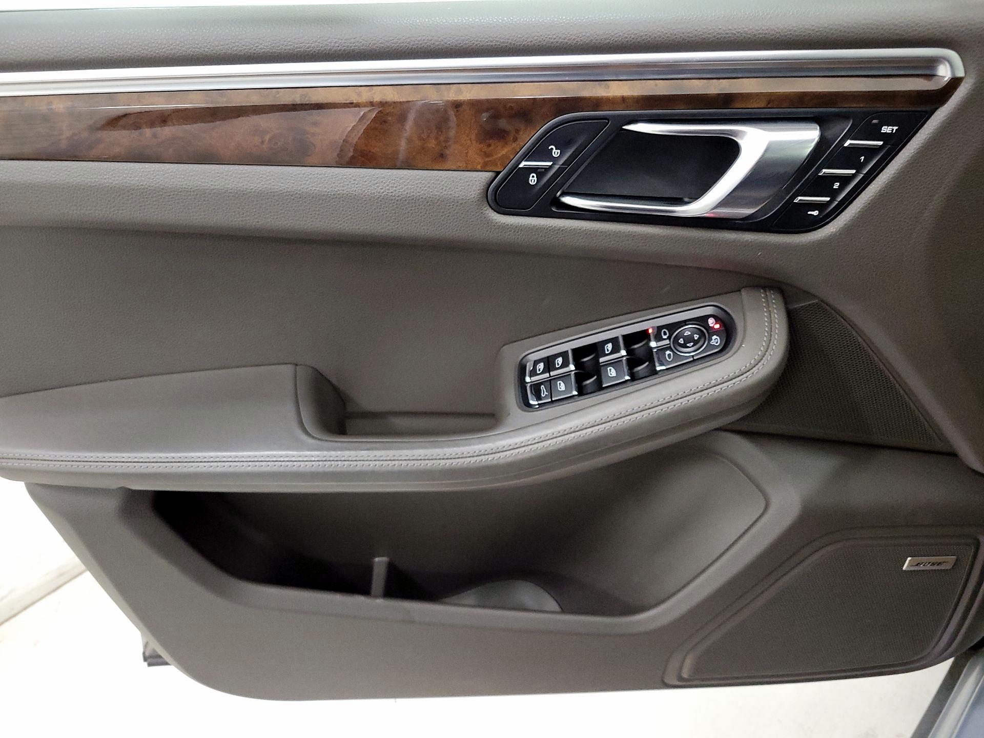 Thumbnail: 2018 Porsche Macan - 12