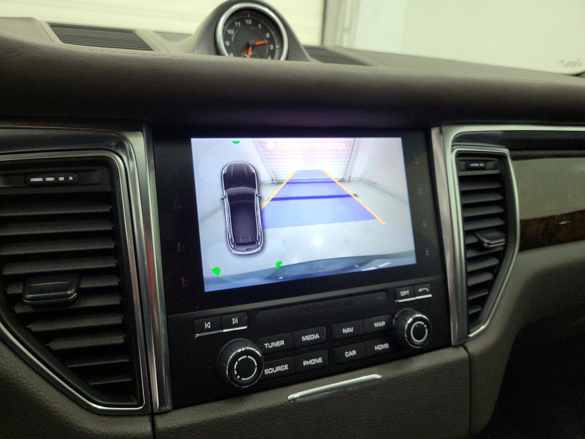 Thumbnail: 2018 Porsche Macan - 15