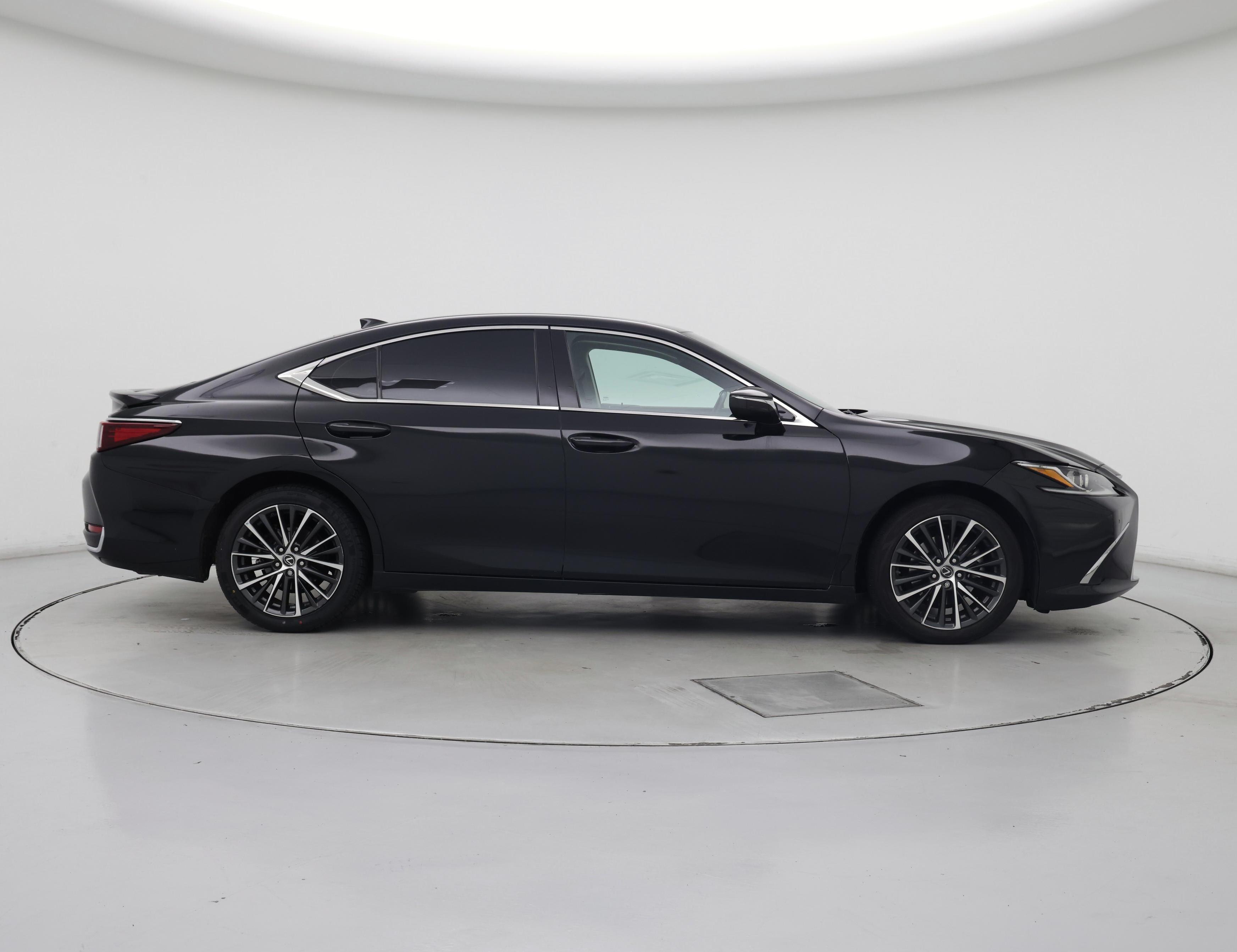 Thumbnail: 2023 Lexus ES - 7