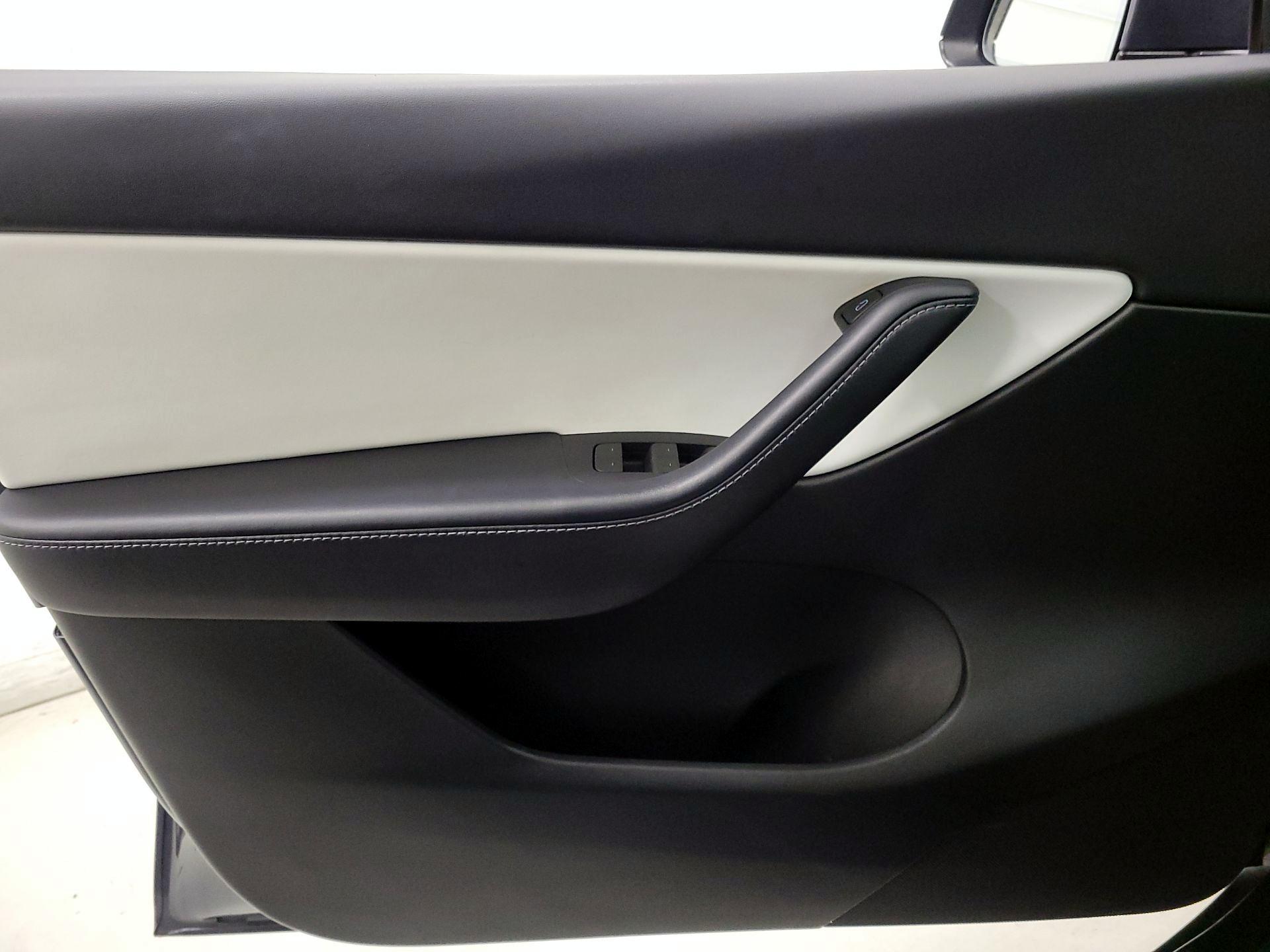 Thumbnail: 2022 Tesla Model Y - 12