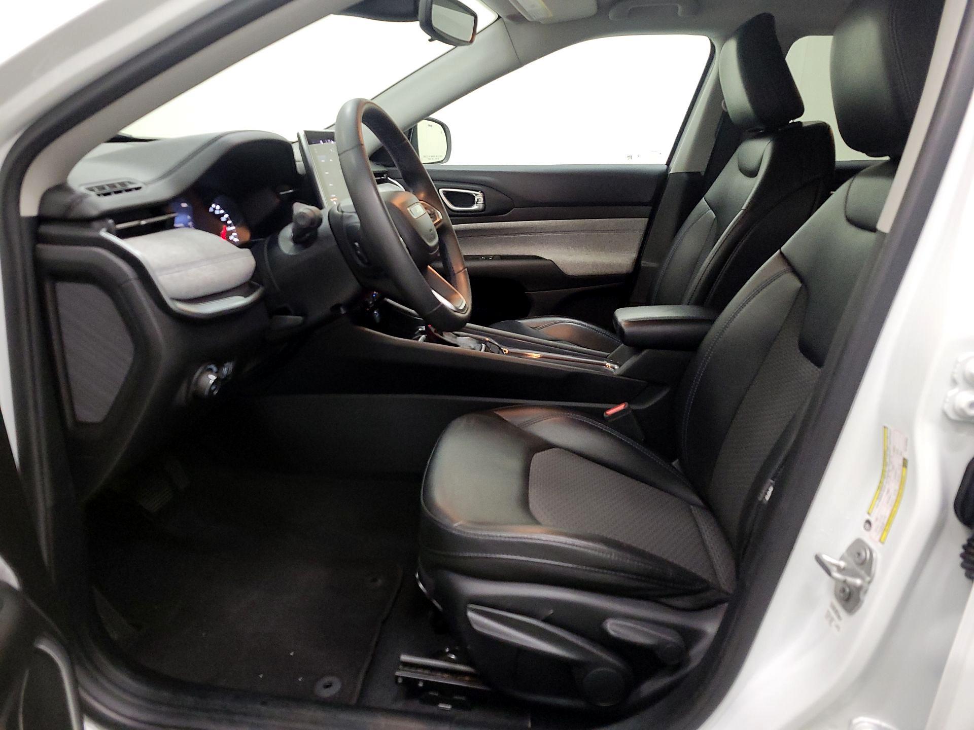 Thumbnail: 2022 Jeep Compass - 11