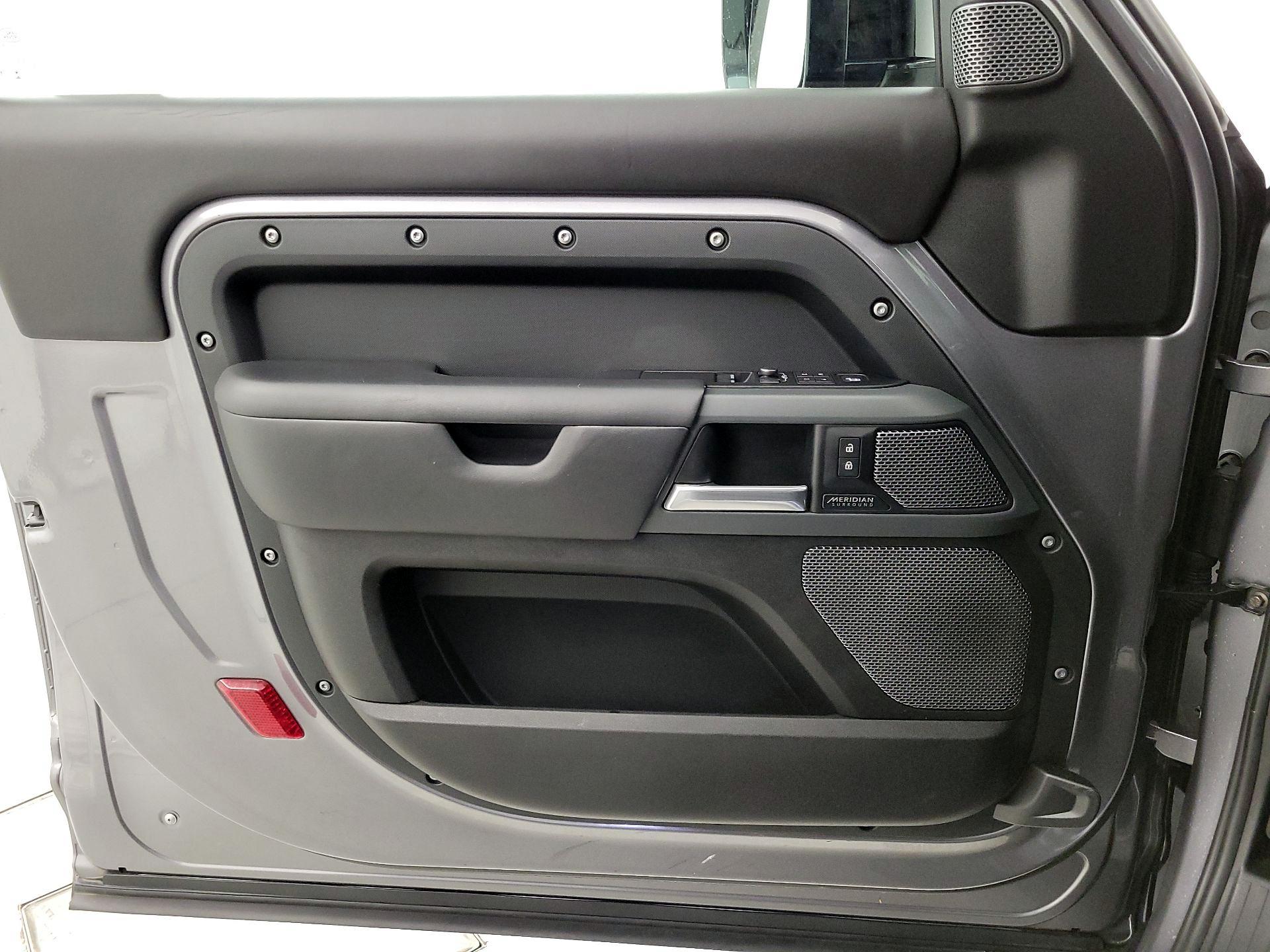 Thumbnail: 2022 Land Rover Defender - 12
