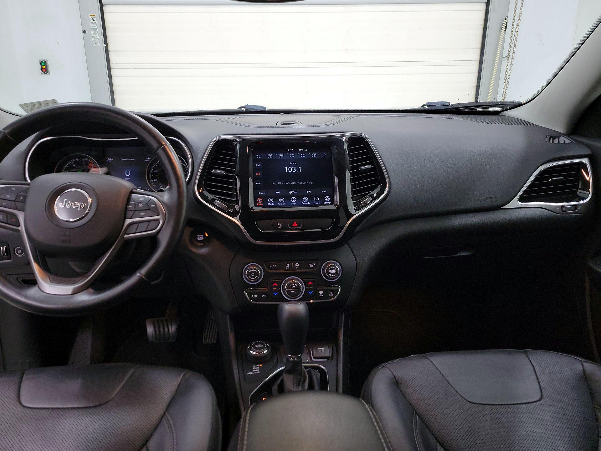 Thumbnail: 2020 Jeep Cherokee - 9