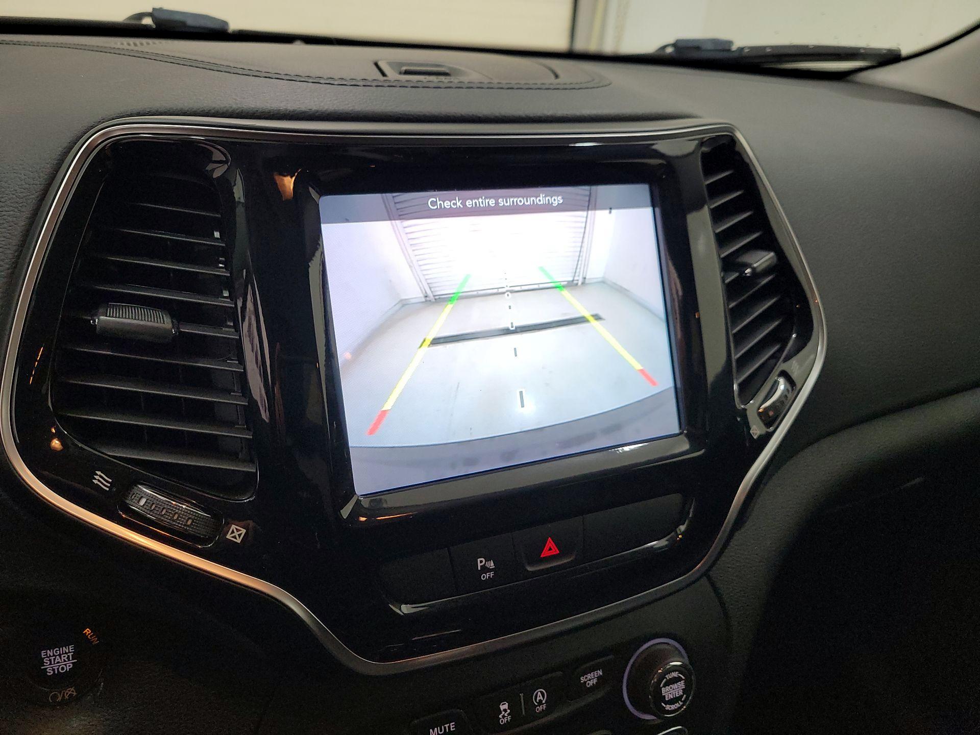 Thumbnail: 2020 Jeep Cherokee - 14