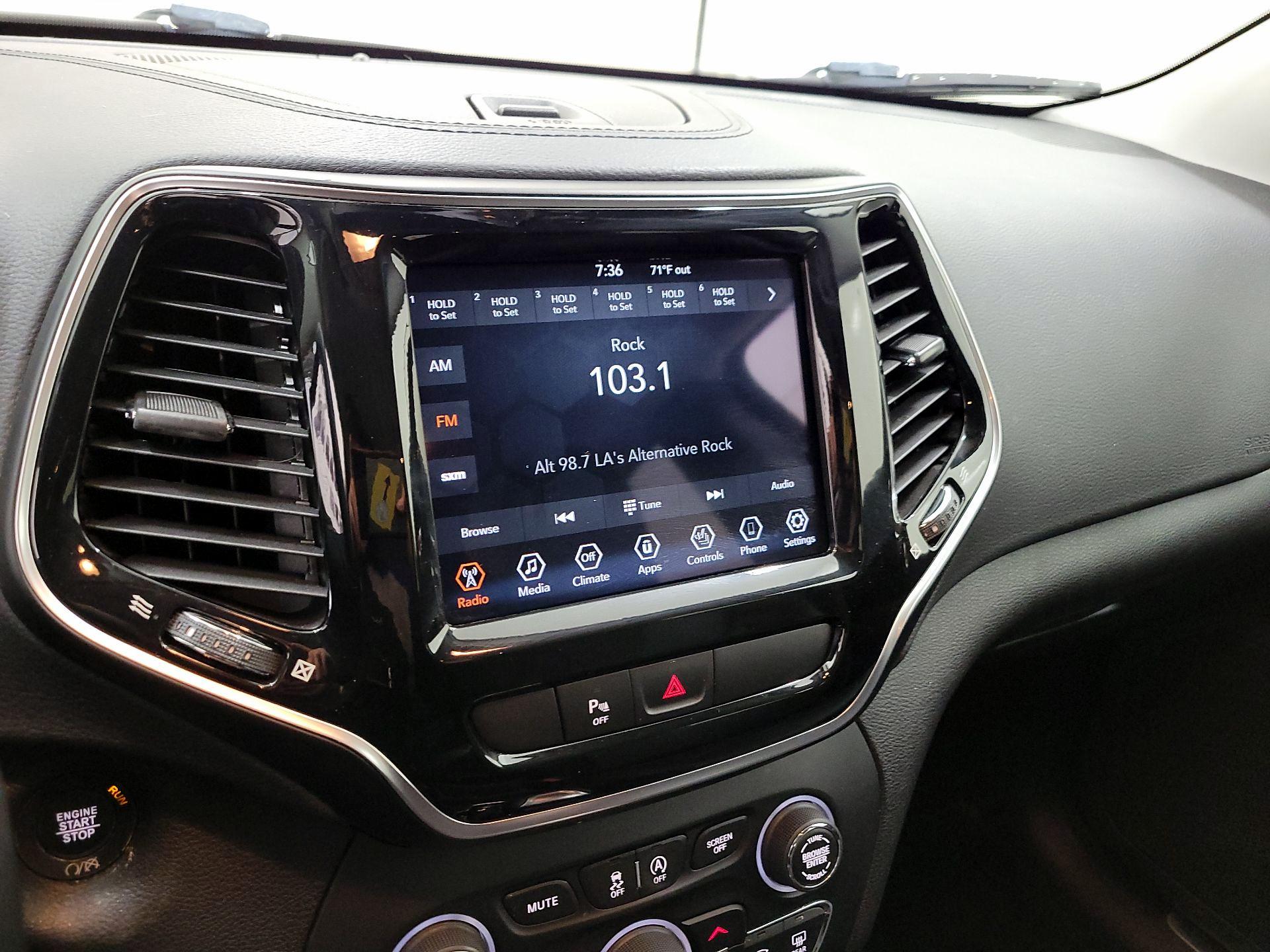 Thumbnail: 2020 Jeep Cherokee - 15