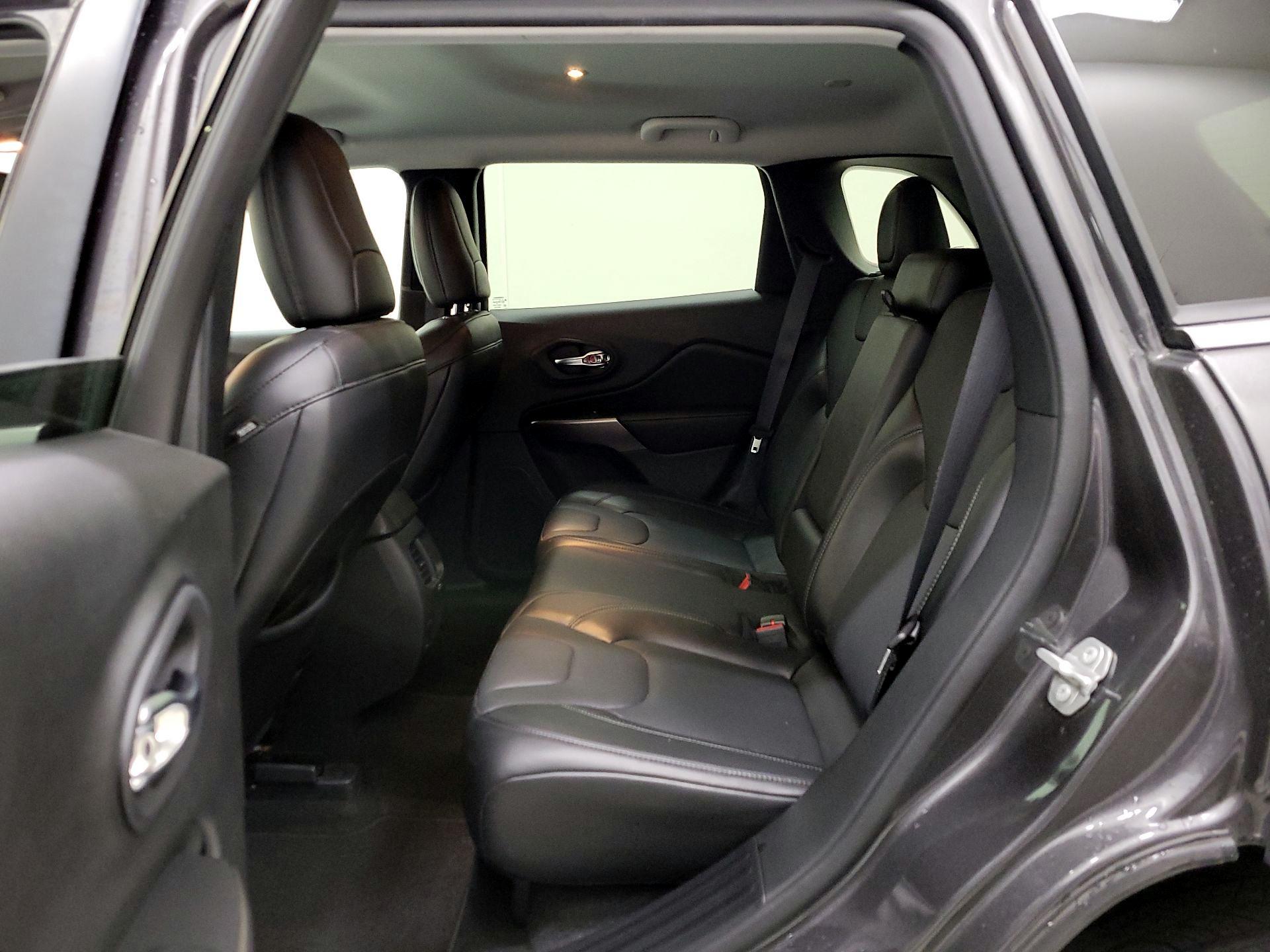 Thumbnail: 2020 Jeep Cherokee - 19