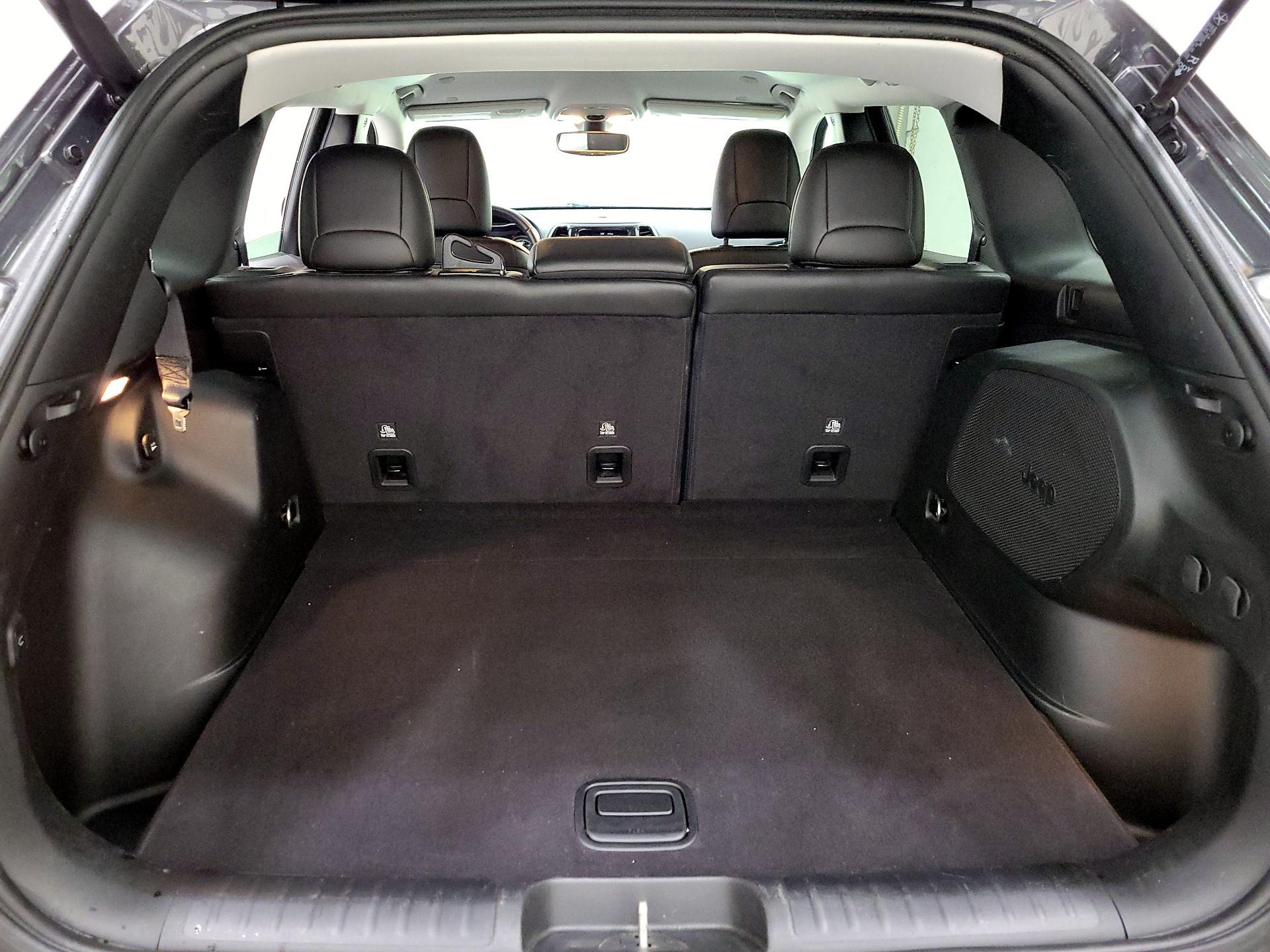 Thumbnail: 2020 Jeep Cherokee - 20