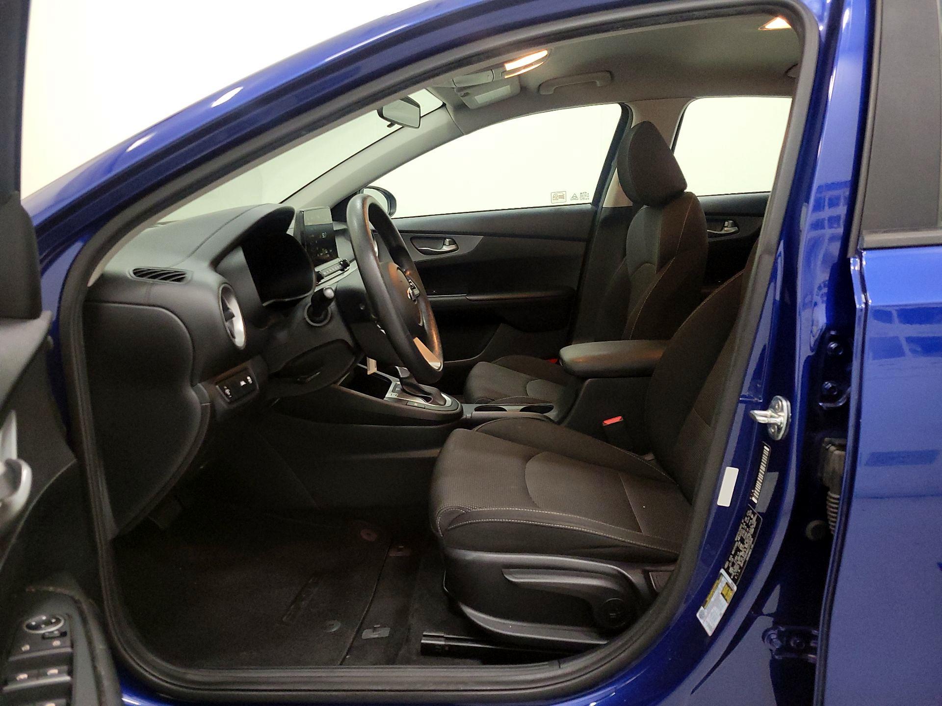 Thumbnail: 2019 Kia Forte - 11