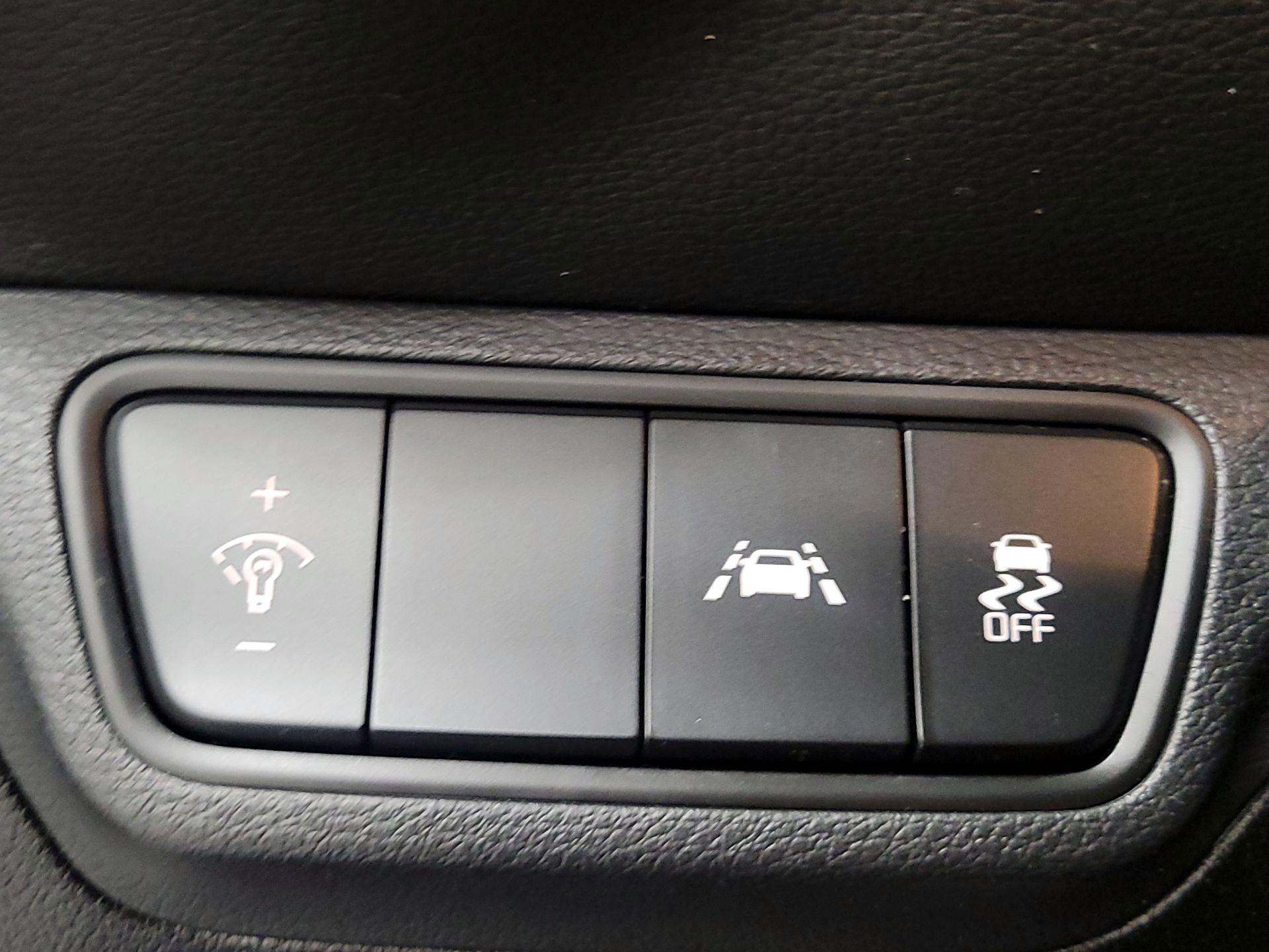 Thumbnail: 2019 Kia Forte - 13