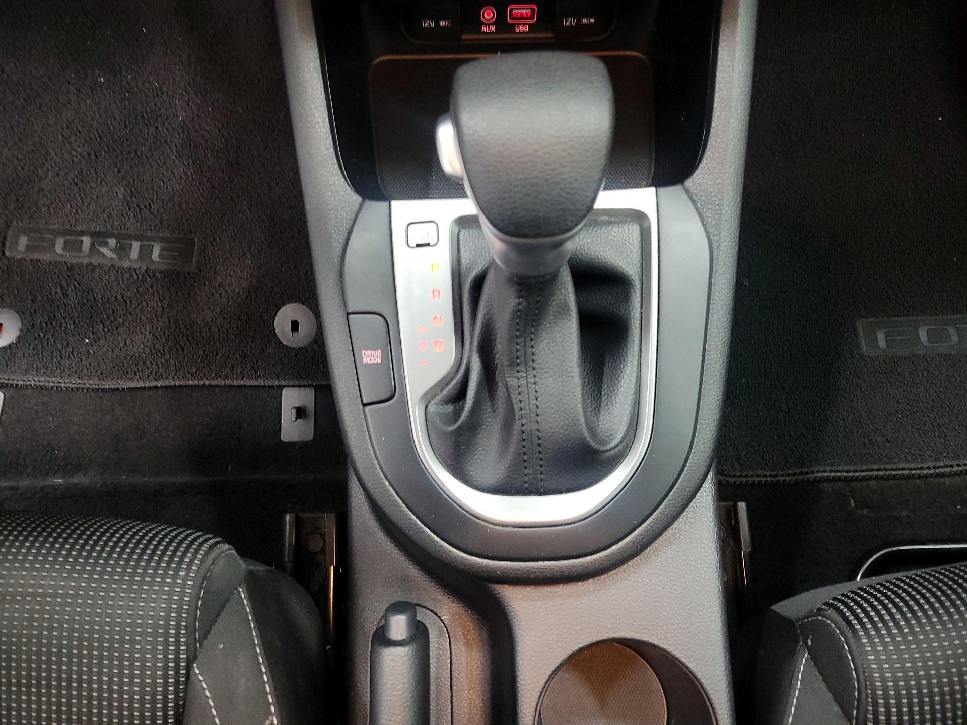 Thumbnail: 2019 Kia Forte - 17