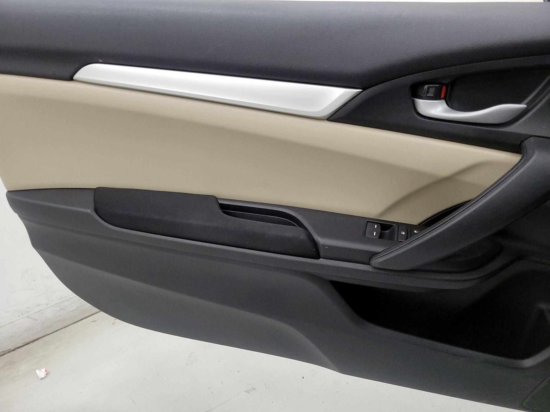 Thumbnail: 2016 Honda Civic - 12