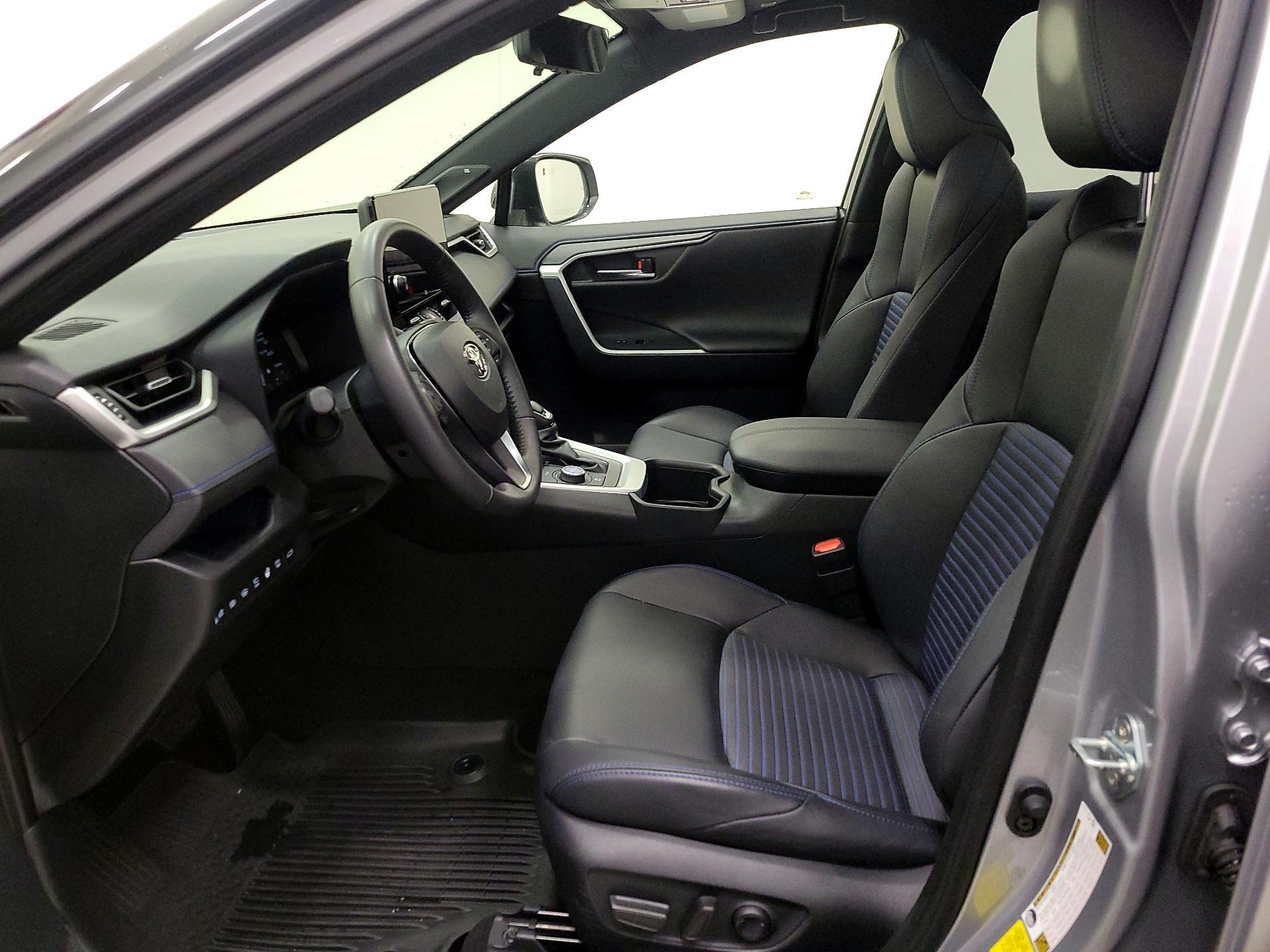 Thumbnail: 2025 Toyota RAV4 - 11