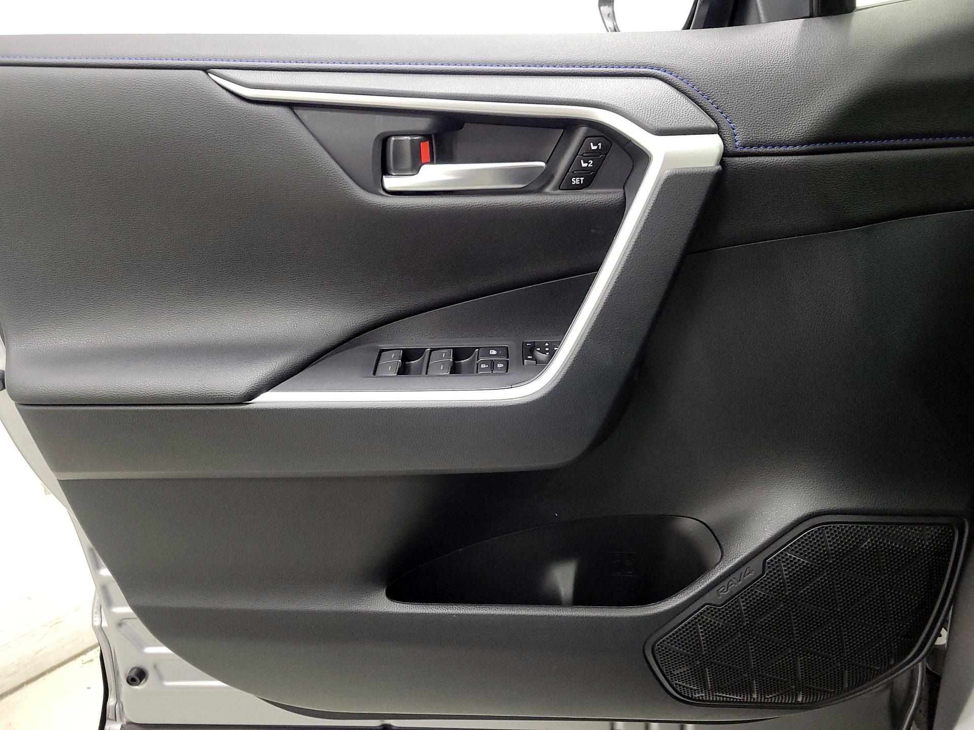 Thumbnail: 2025 Toyota RAV4 - 12