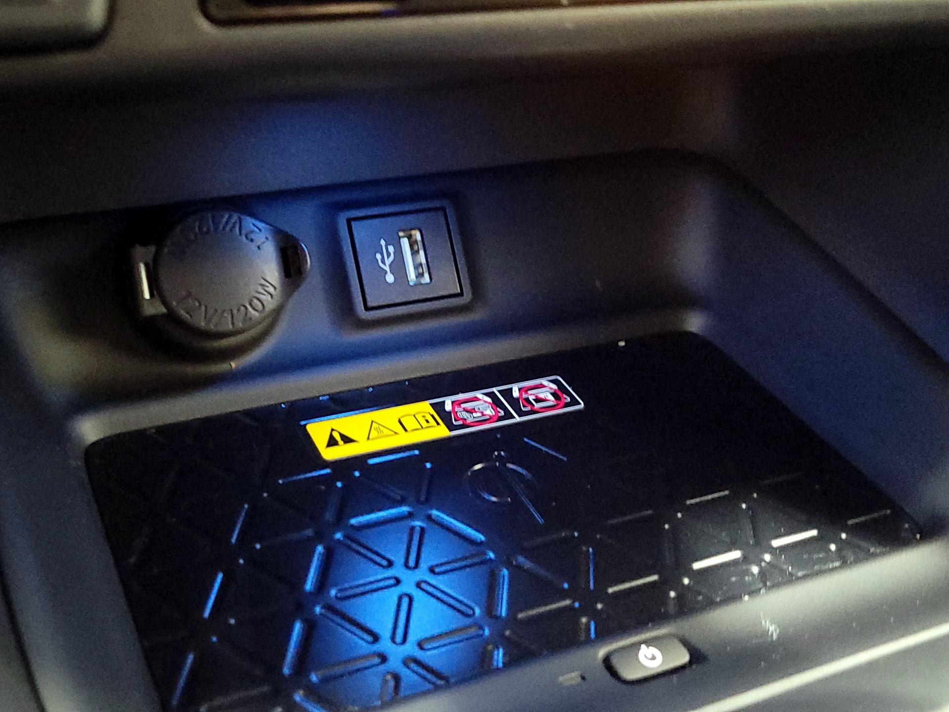 Thumbnail: 2025 Toyota RAV4 - 18