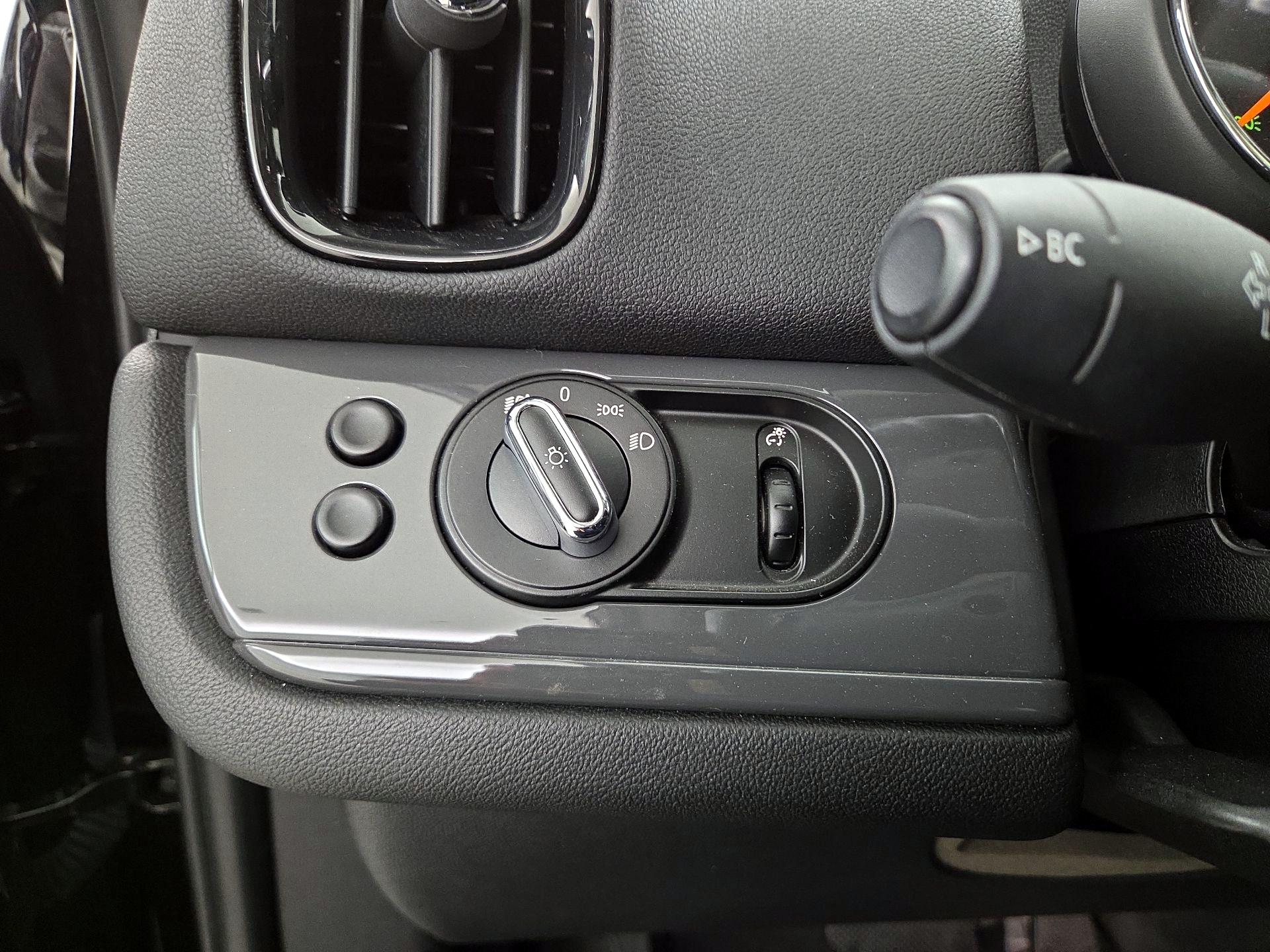 Thumbnail: 2017 MINI Cooper Countryman - 13