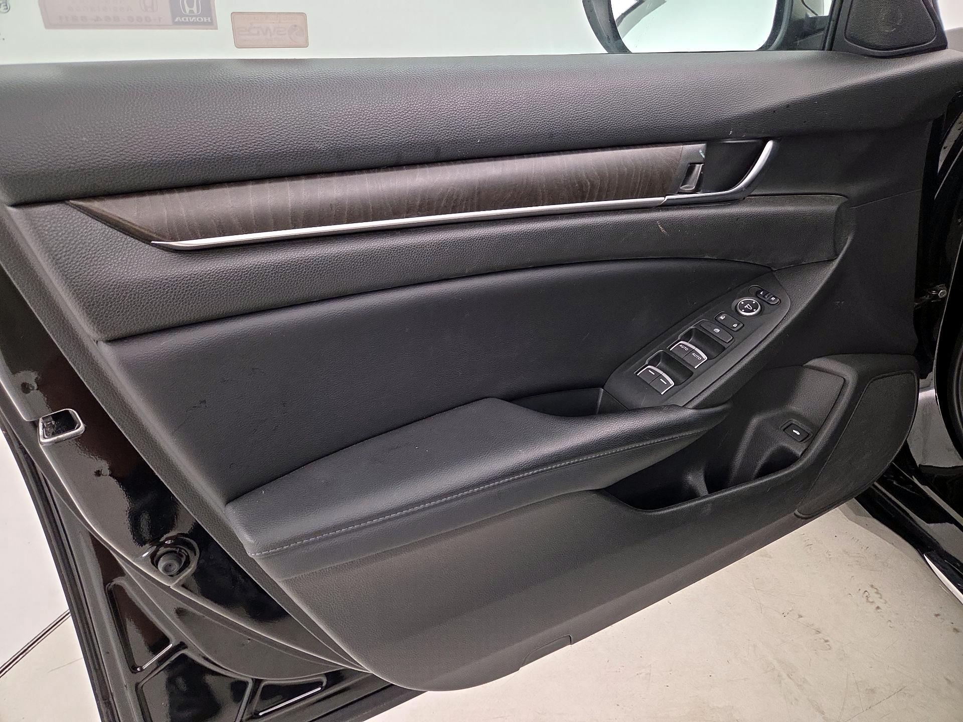 Thumbnail: 2018 Honda Accord - 12