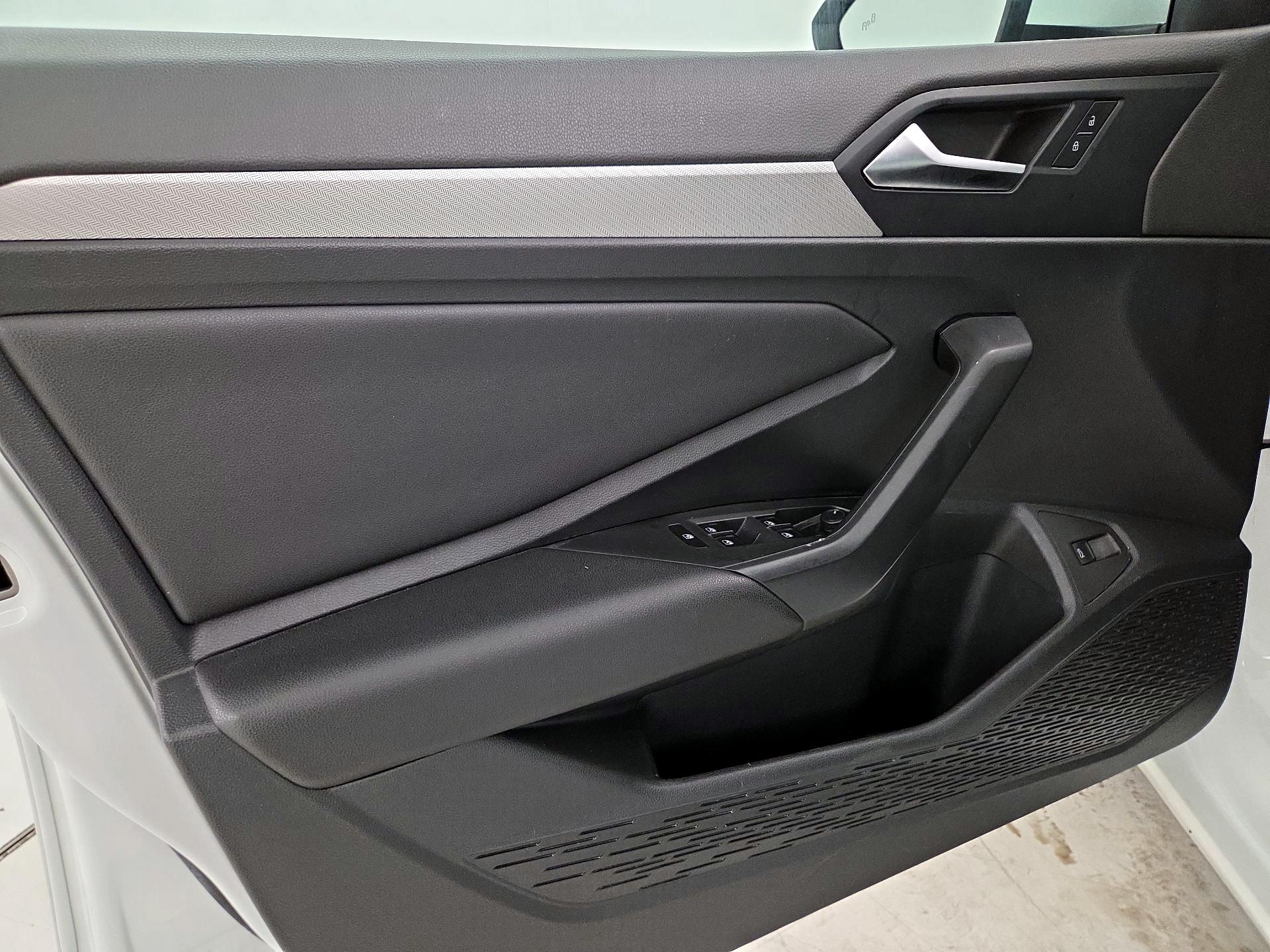 Thumbnail: 2019 Volkswagen Jetta - 12