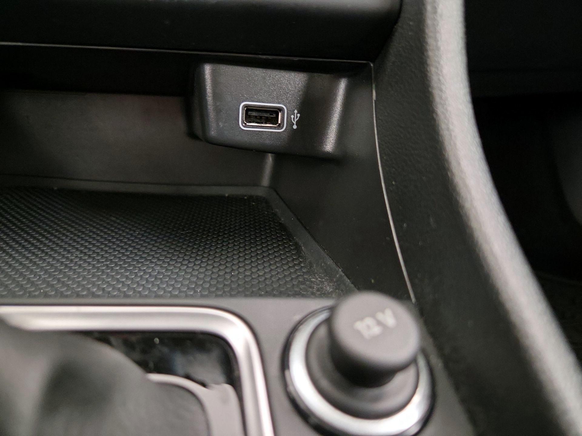 Thumbnail: 2019 Volkswagen Jetta - 18