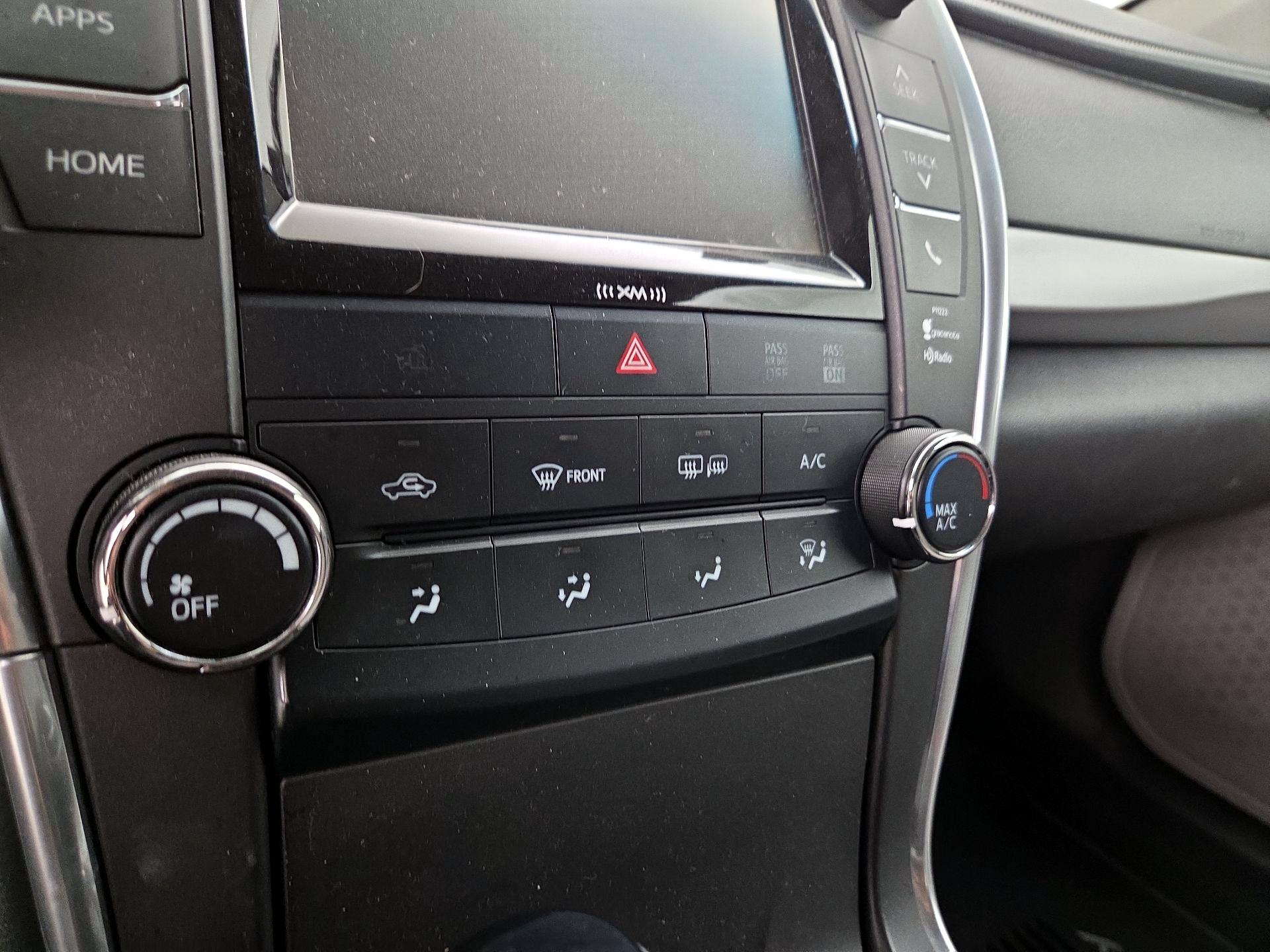 Thumbnail: 2017 Toyota Camry - 16