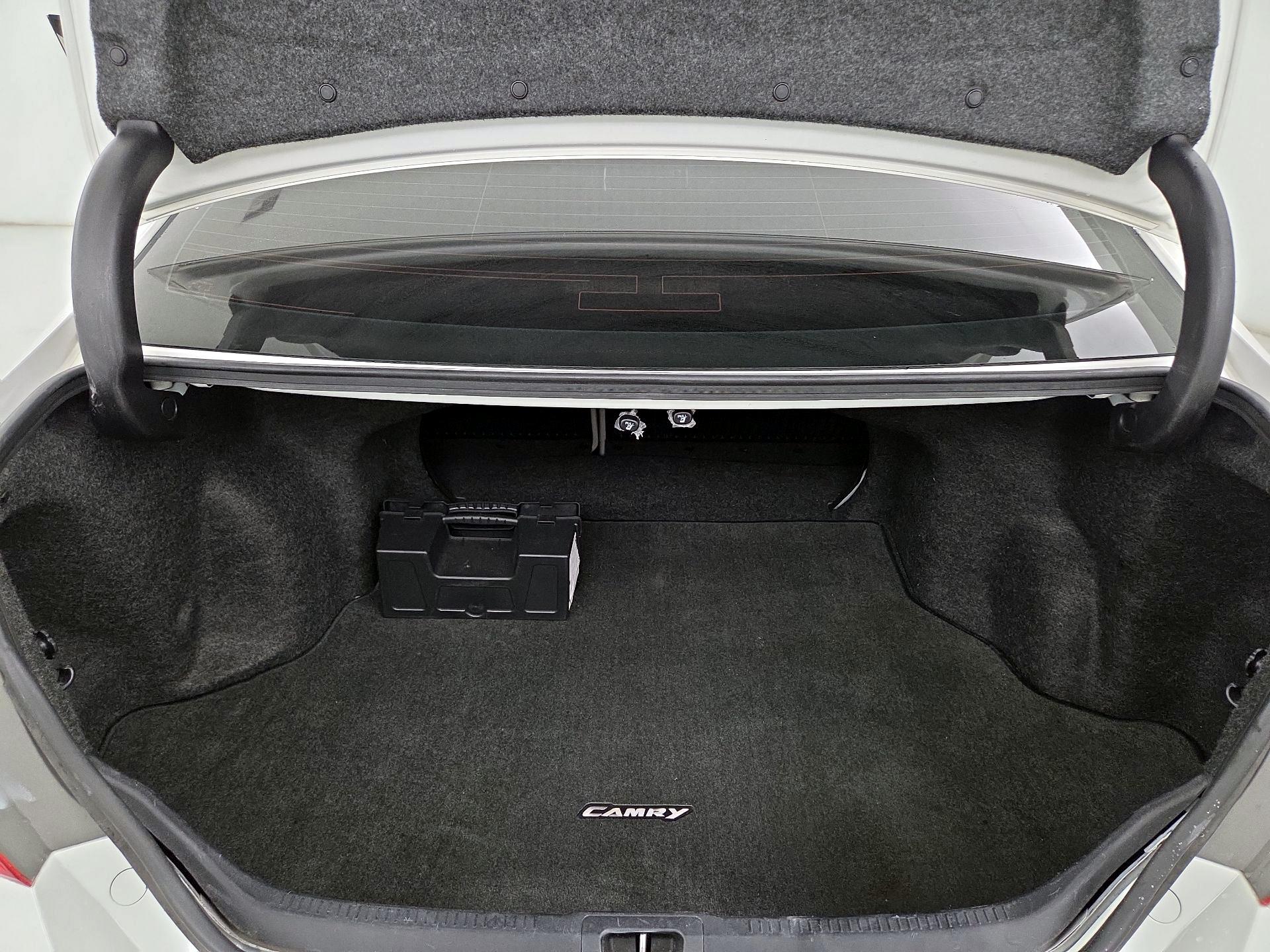 Thumbnail: 2017 Toyota Camry - 20