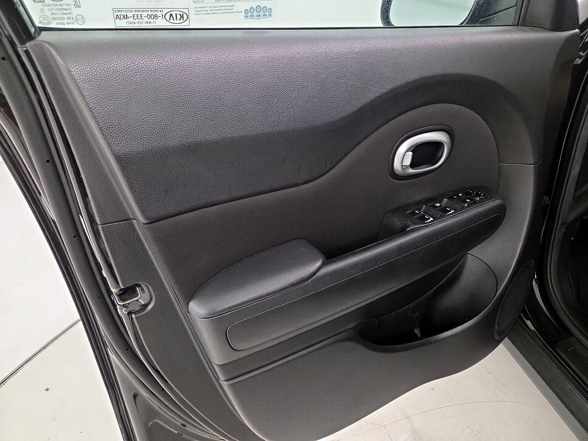 Thumbnail: 2018 Kia Soul - 12