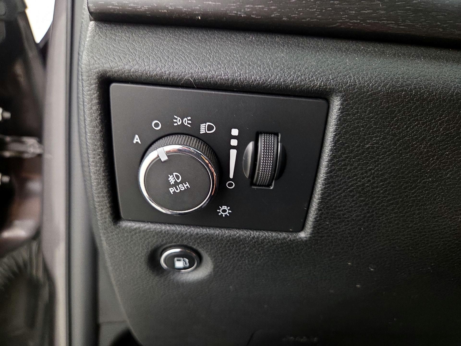 Thumbnail: 2015 Jeep Grand Cherokee - 13