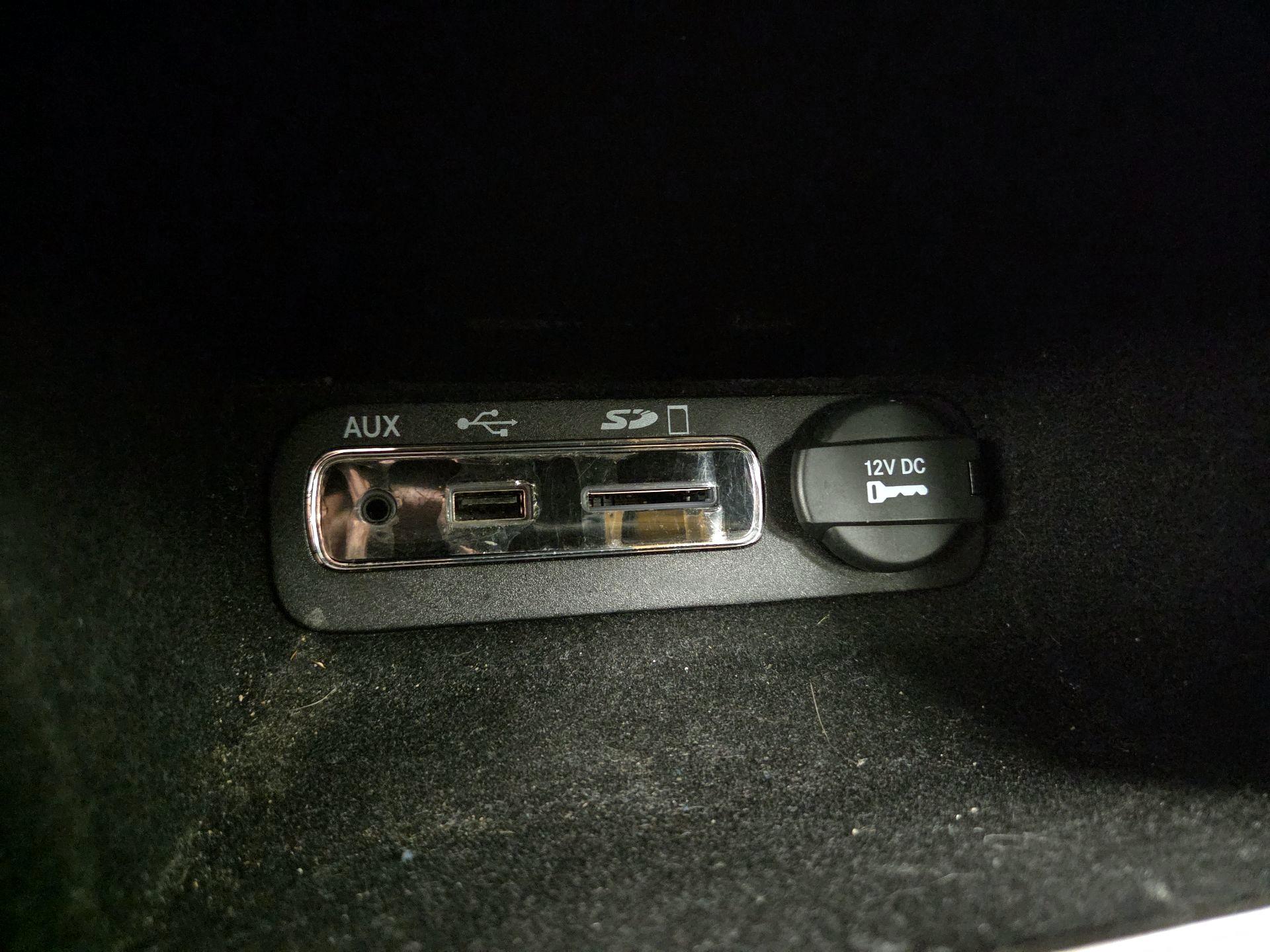 Thumbnail: 2015 Jeep Grand Cherokee - 18