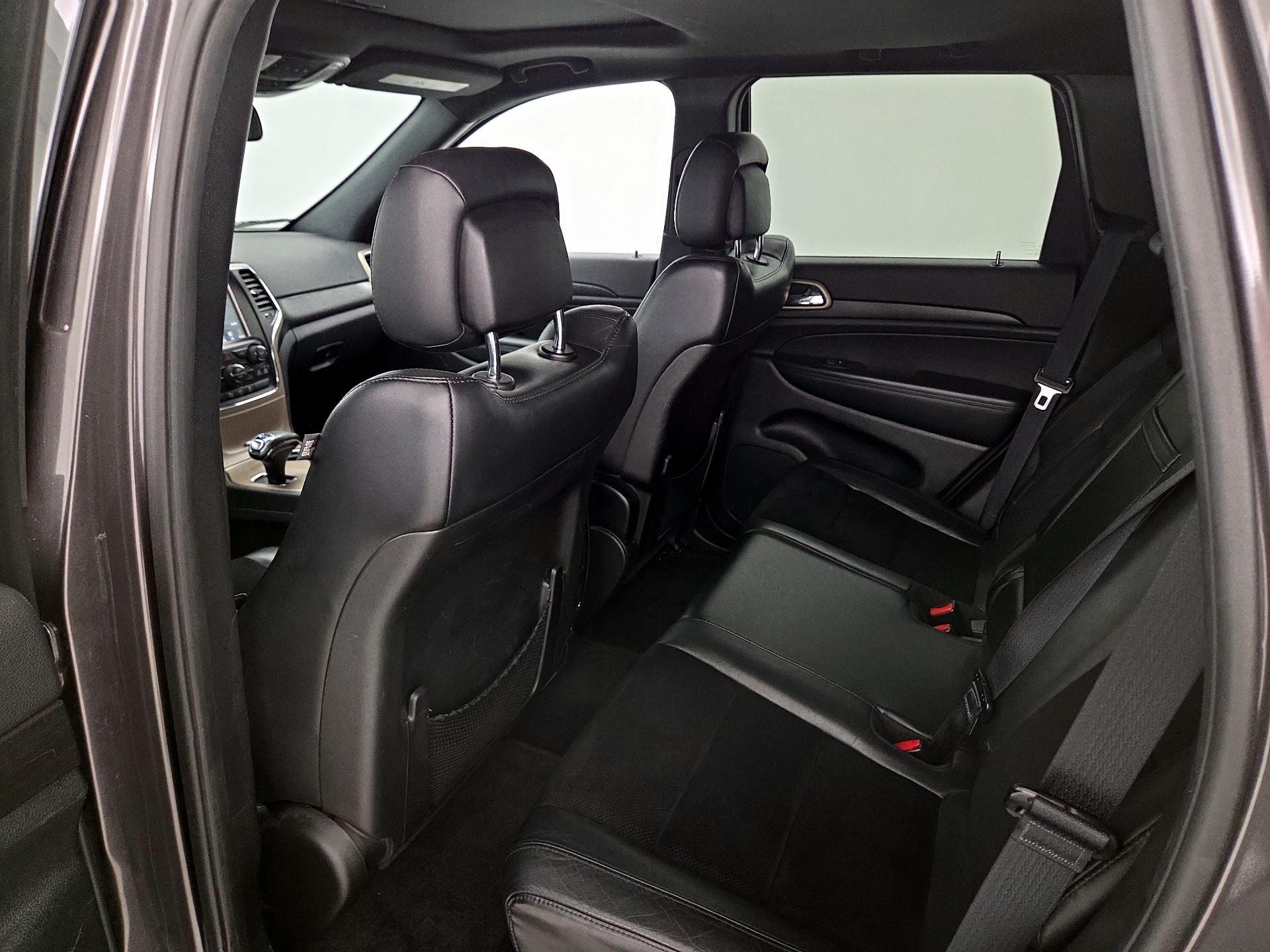 Thumbnail: 2015 Jeep Grand Cherokee - 20