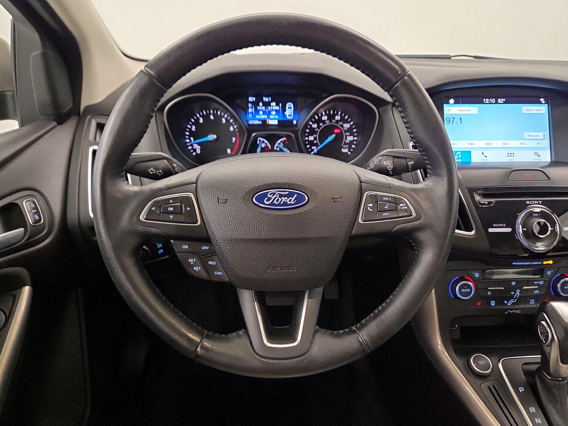 Thumbnail: 2016 Ford Focus - 10