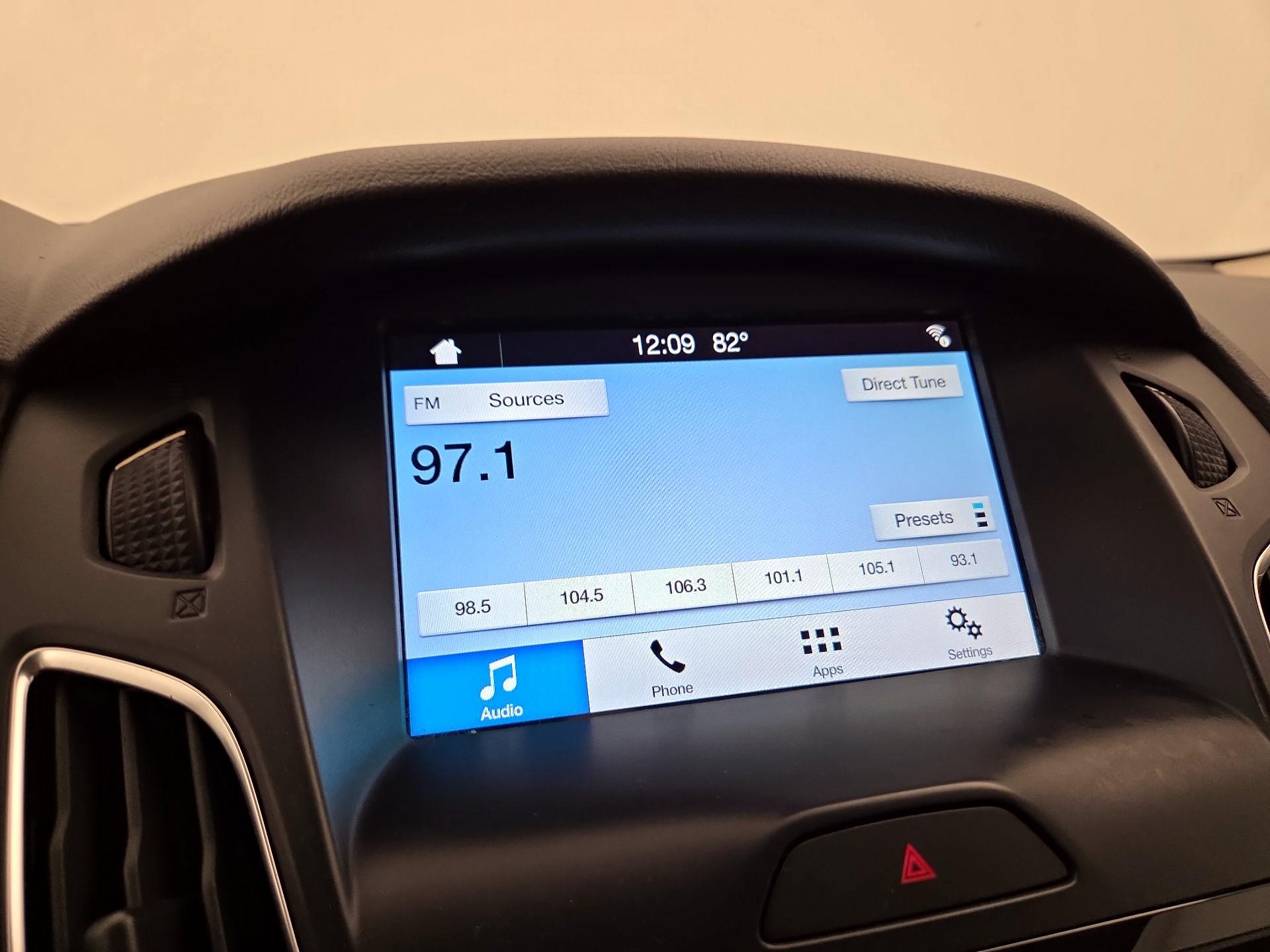 Thumbnail: 2016 Ford Focus - 15