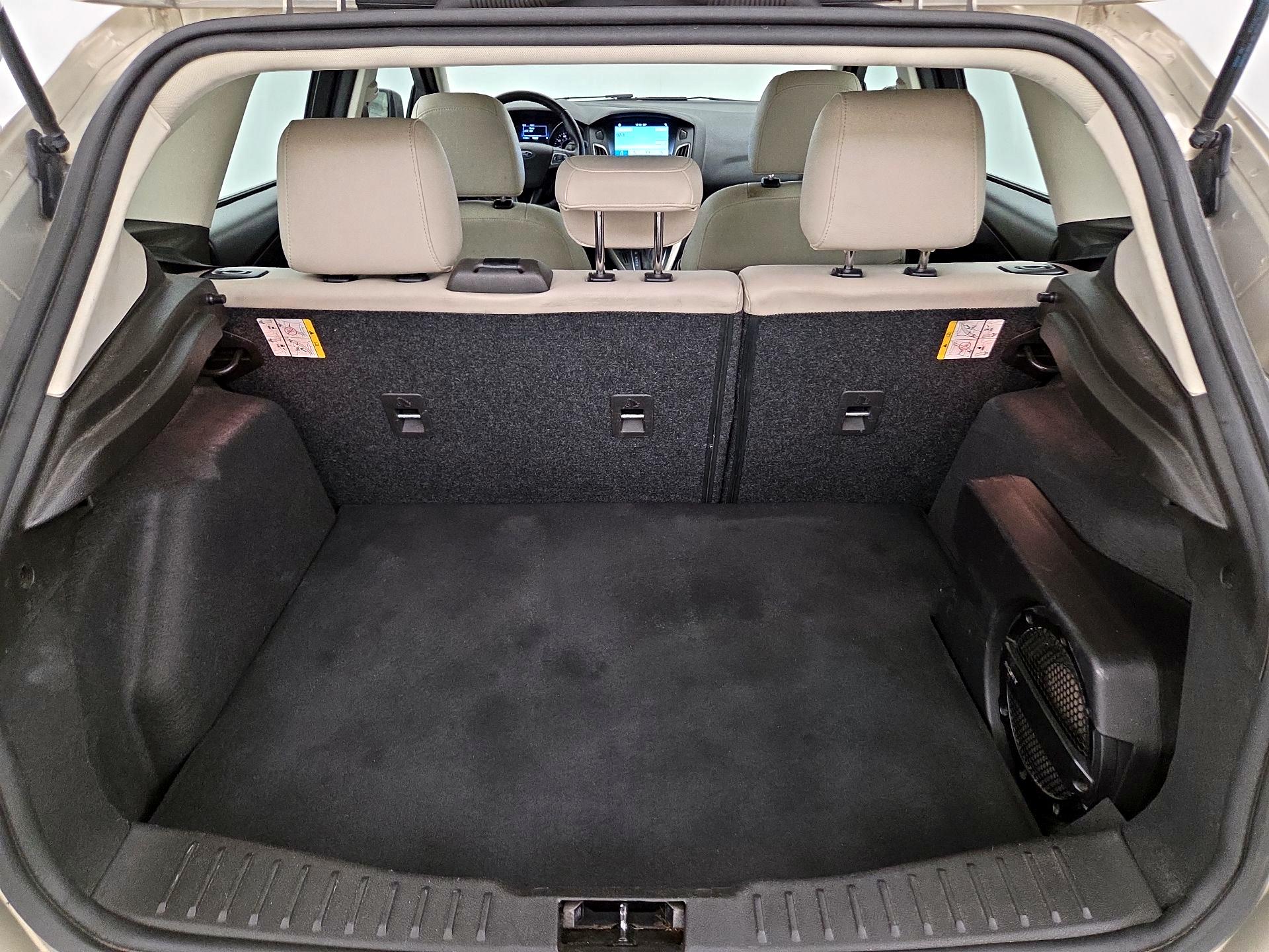 Thumbnail: 2016 Ford Focus - 20