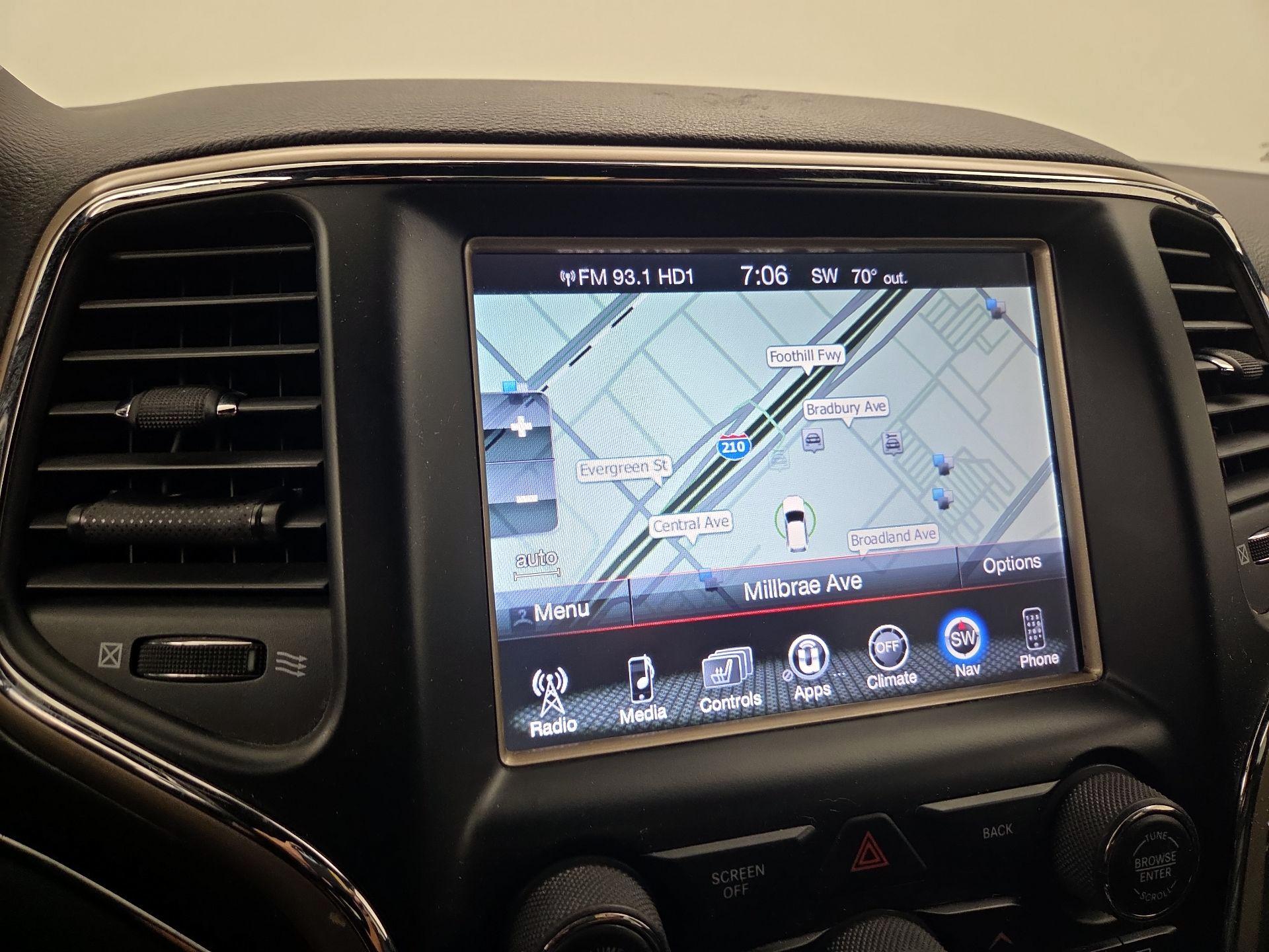 Thumbnail: 2017 Jeep Grand Cherokee - 14