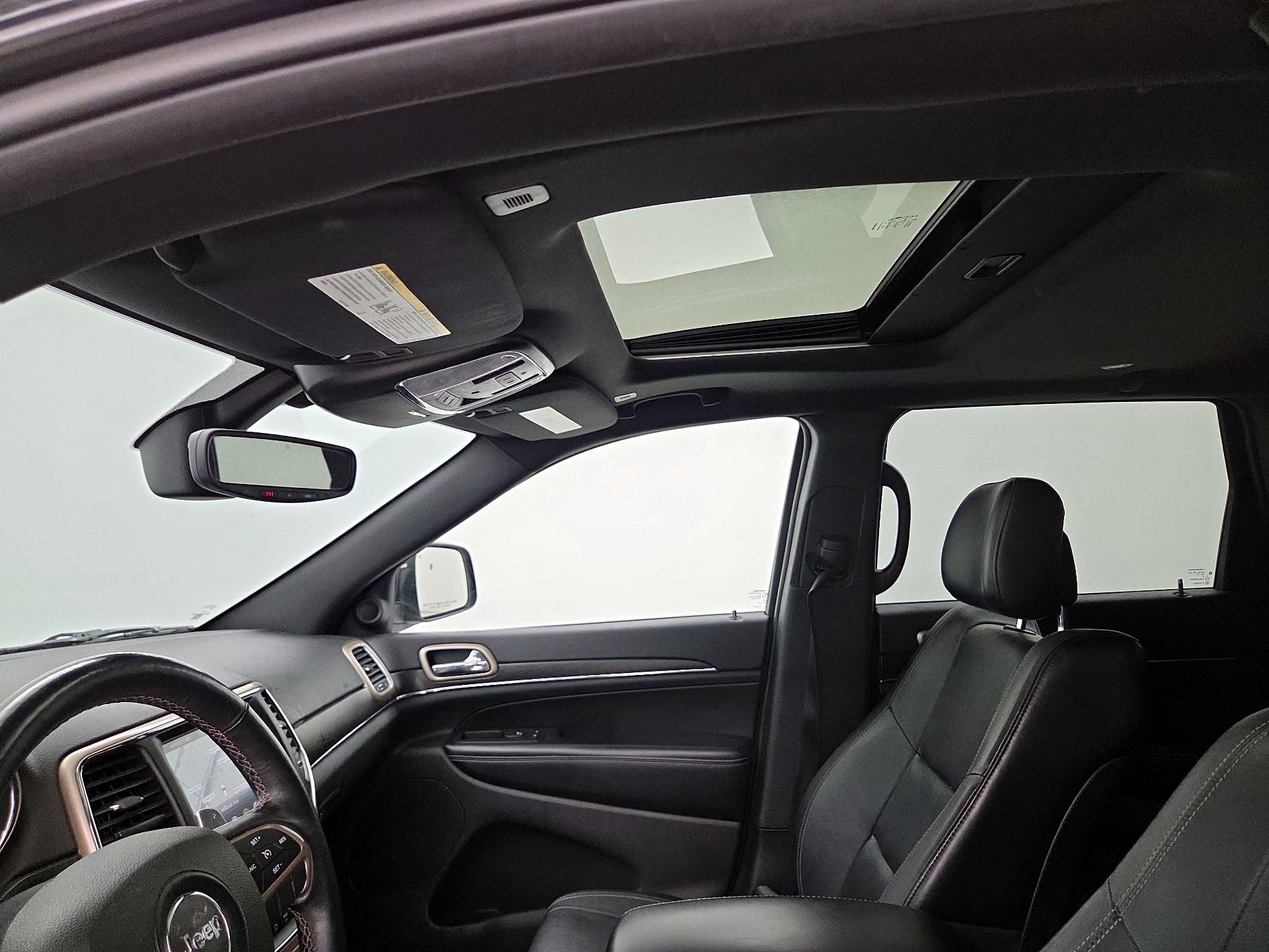 Thumbnail: 2017 Jeep Grand Cherokee - 20