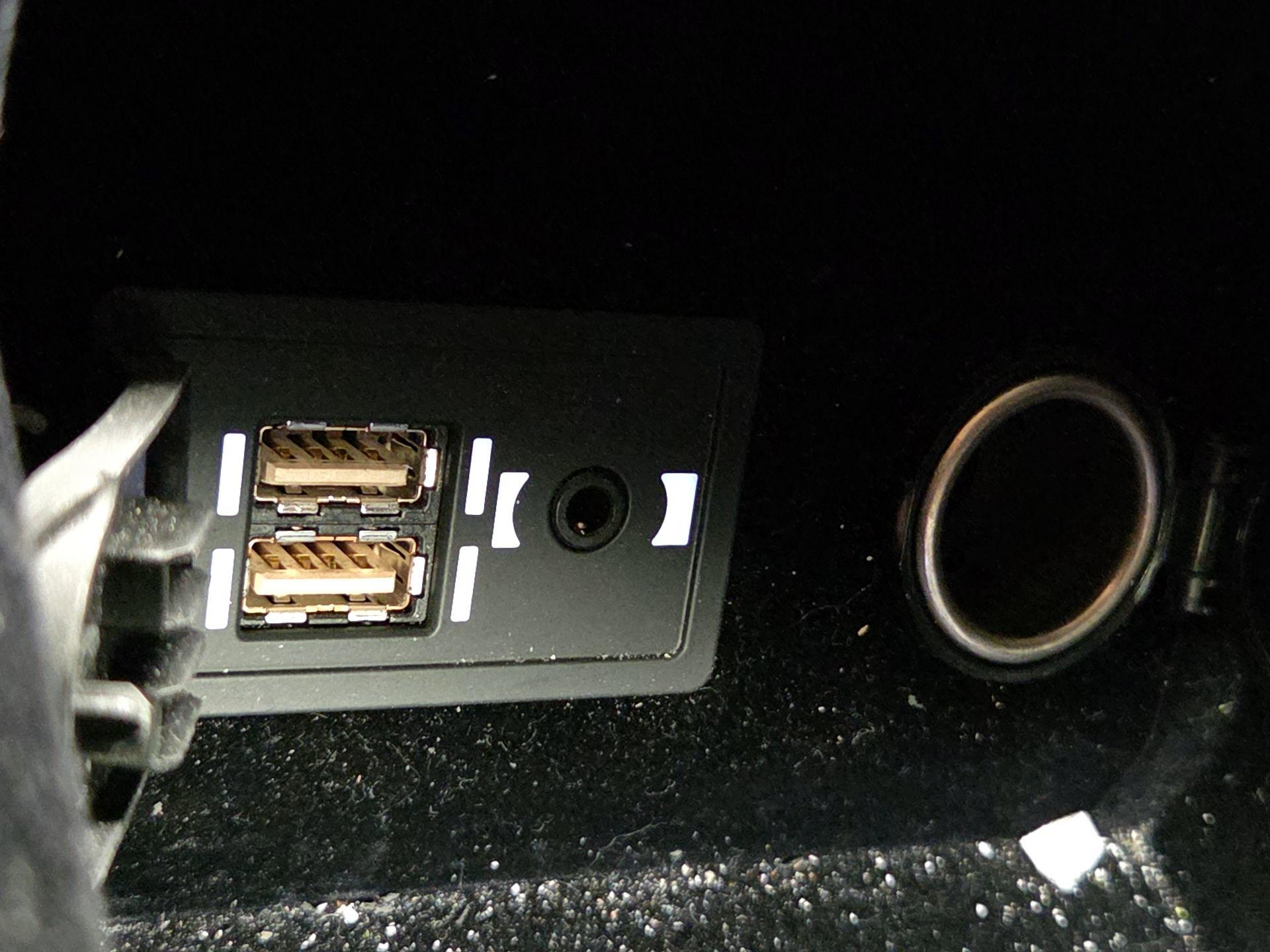 Thumbnail: 2018 Lexus LC - 19