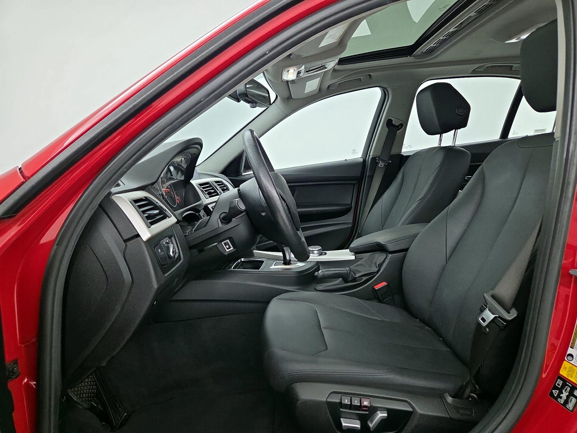 Thumbnail: 2018 BMW 3 Series - 11