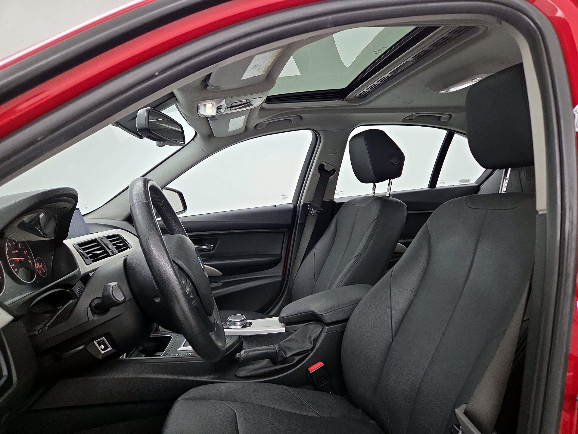 Thumbnail: 2018 BMW 3 Series - 20