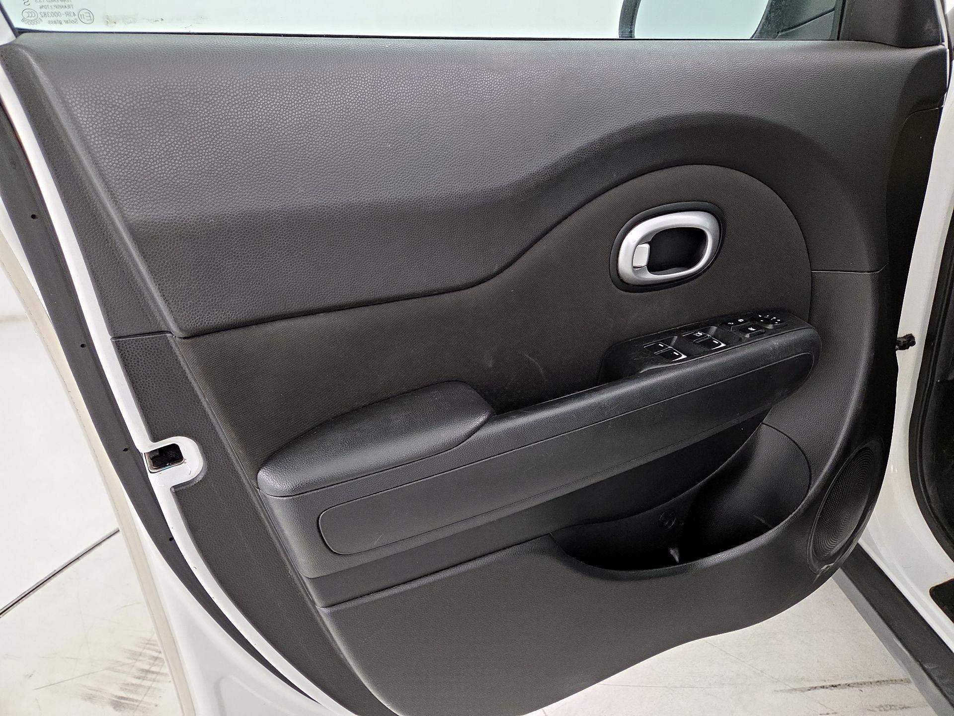 Thumbnail: 2018 Kia Soul - 12