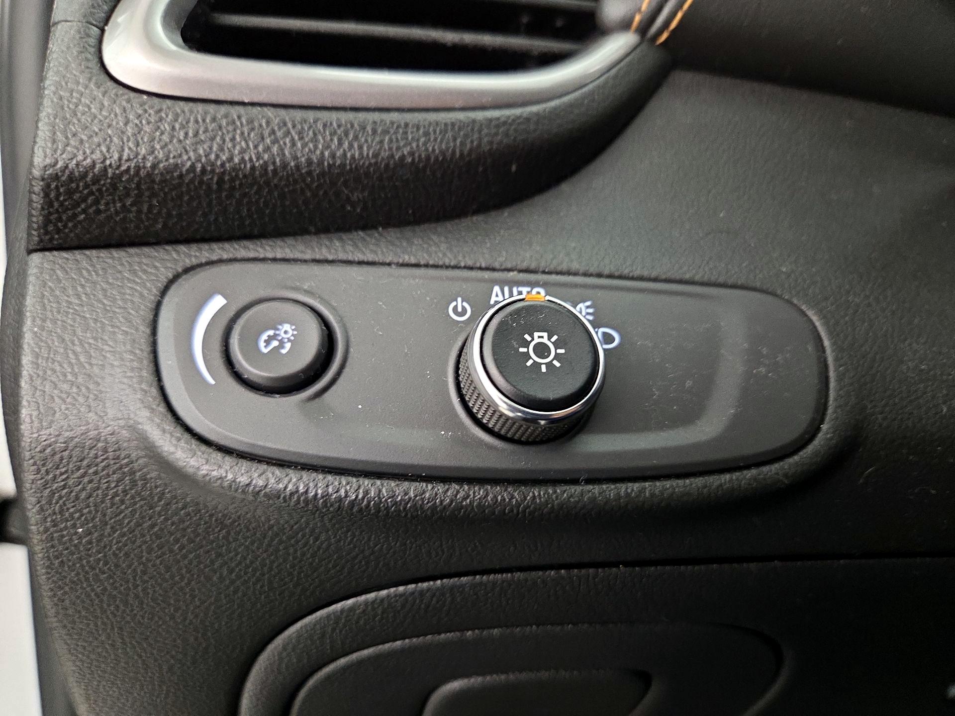 Thumbnail: 2022 Chevrolet Trax - 13