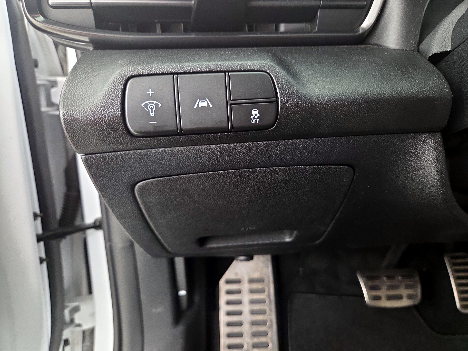 Thumbnail: 2023 Hyundai Elantra - 13