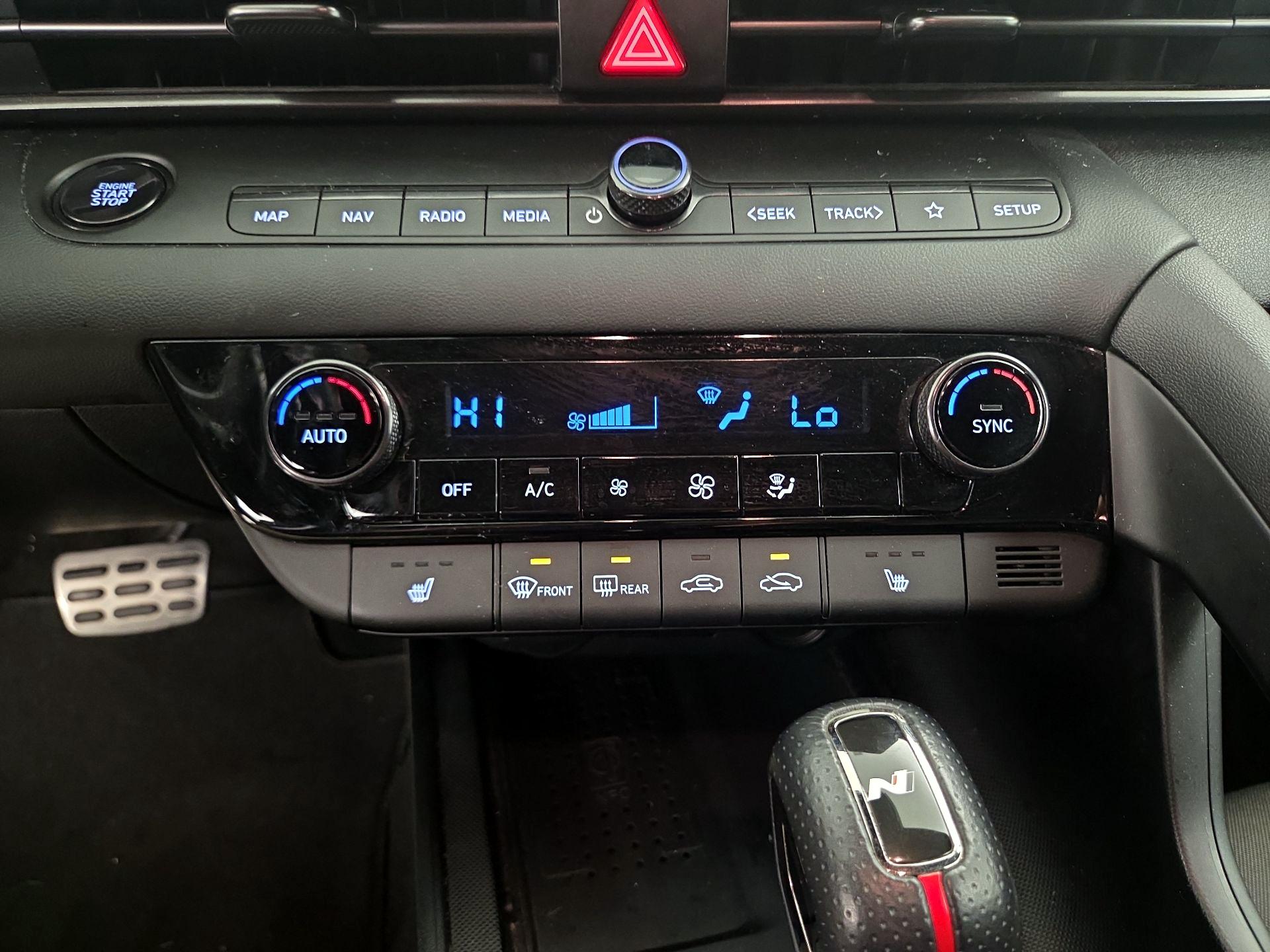 Thumbnail: 2023 Hyundai Elantra - 17